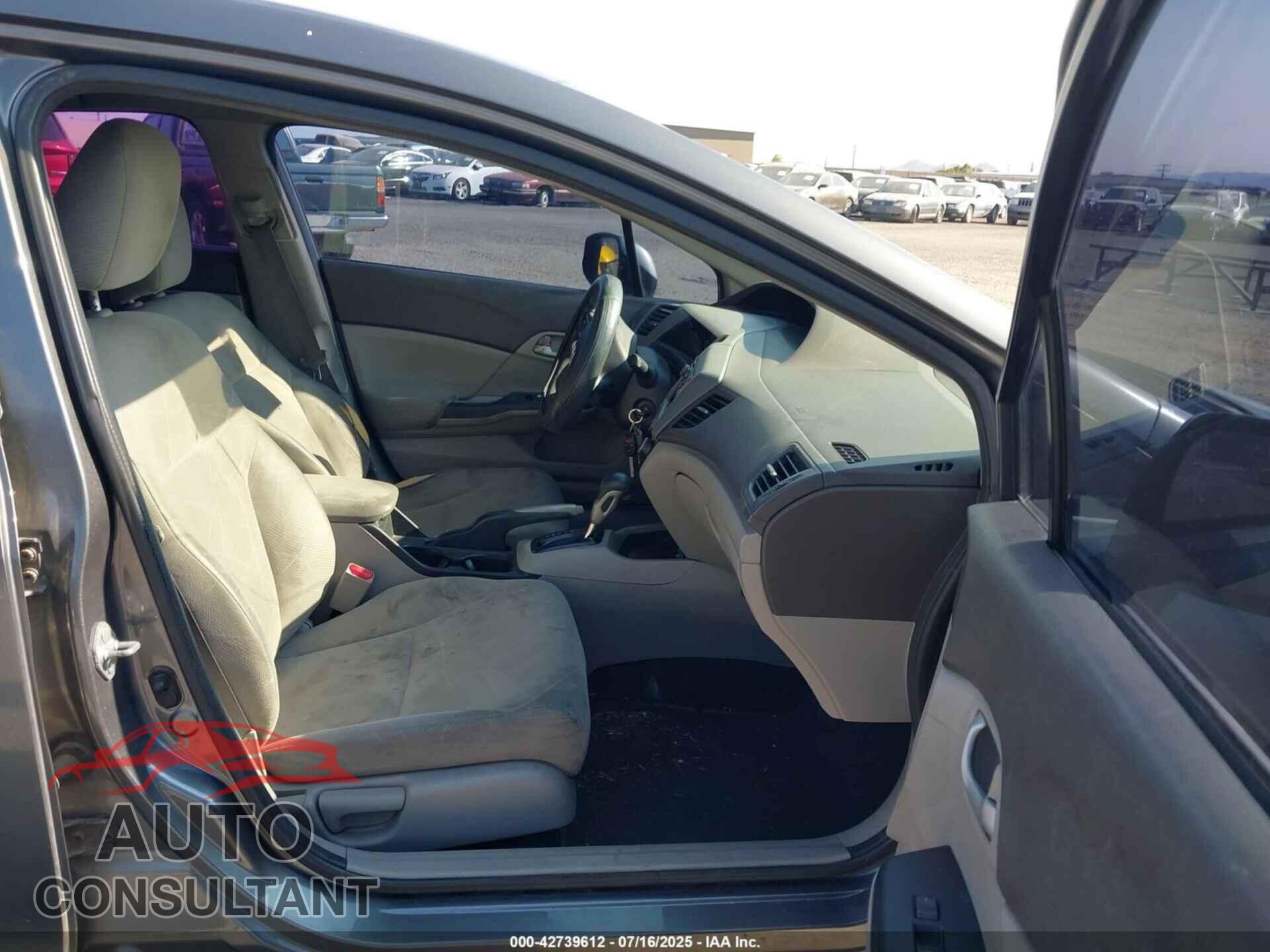 HONDA CIVIC 2012 - 2HGFB2F56CH332495