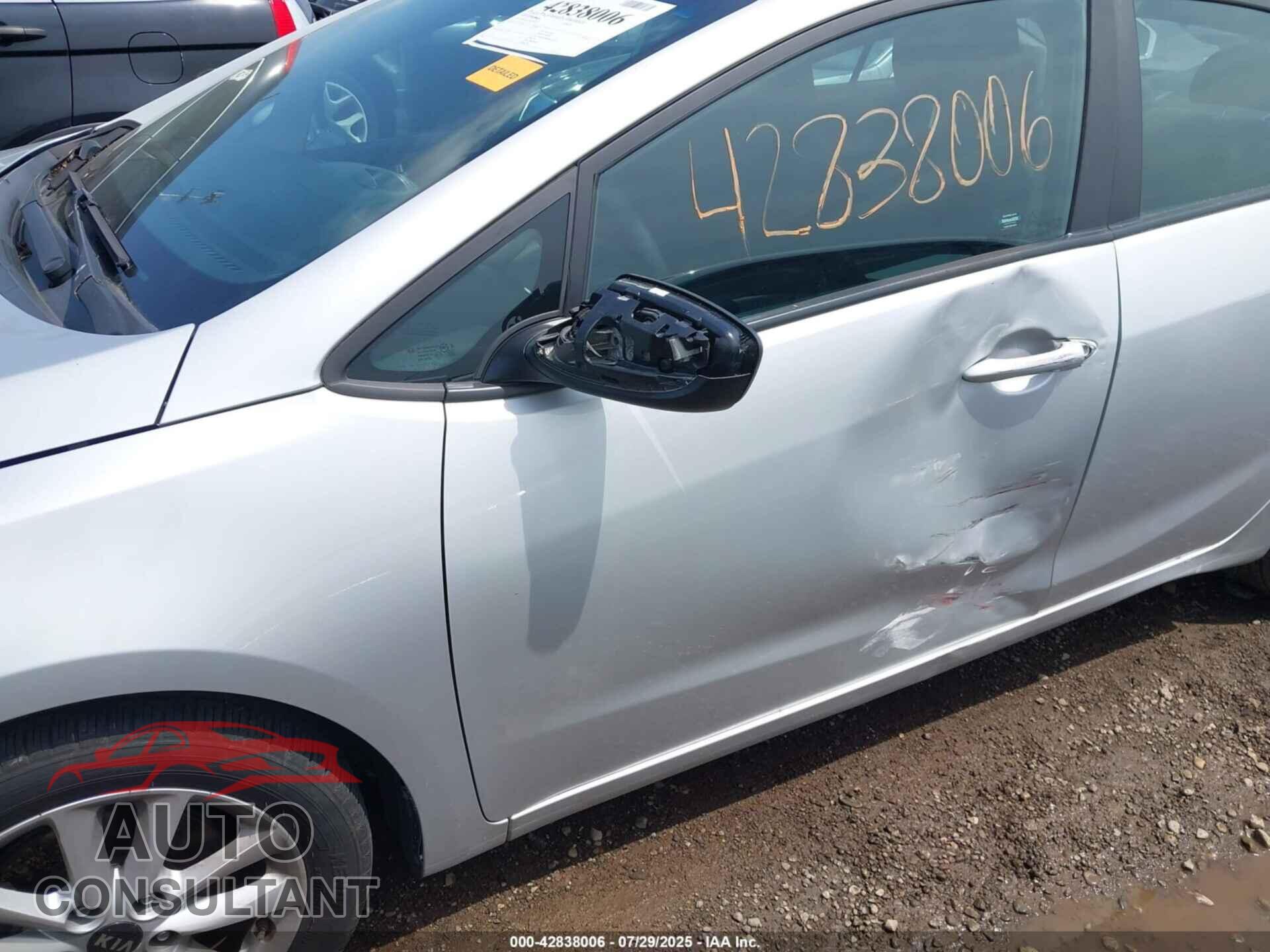 KIA FORTE 2017 - 3KPFL4A74HE006052