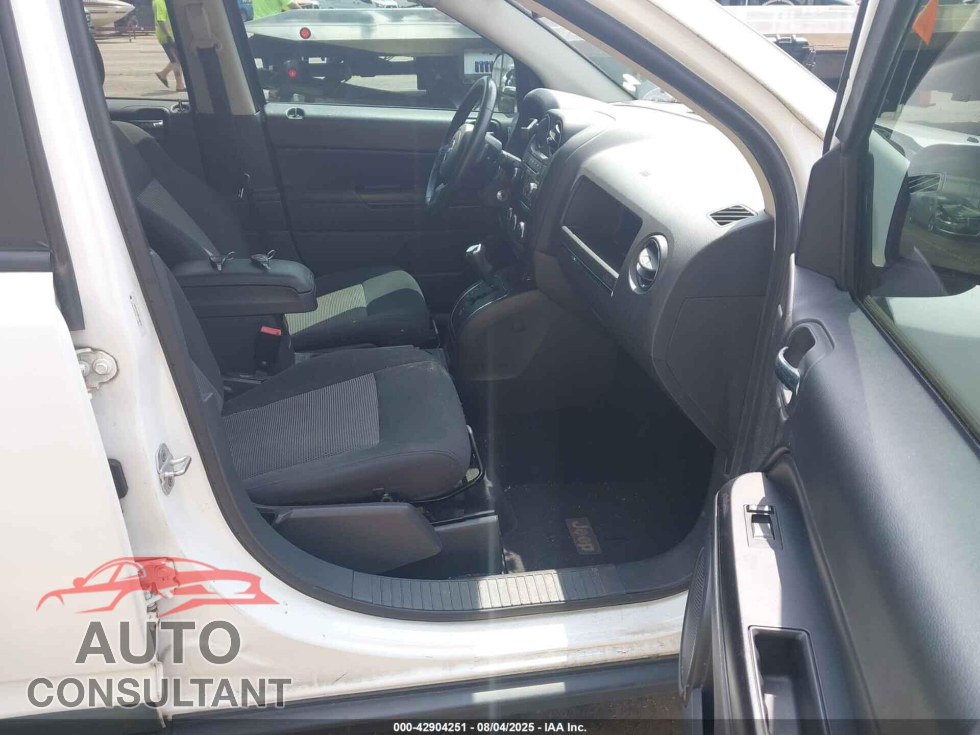 JEEP COMPASS 2011 - 1J4NT1FA0BD290619