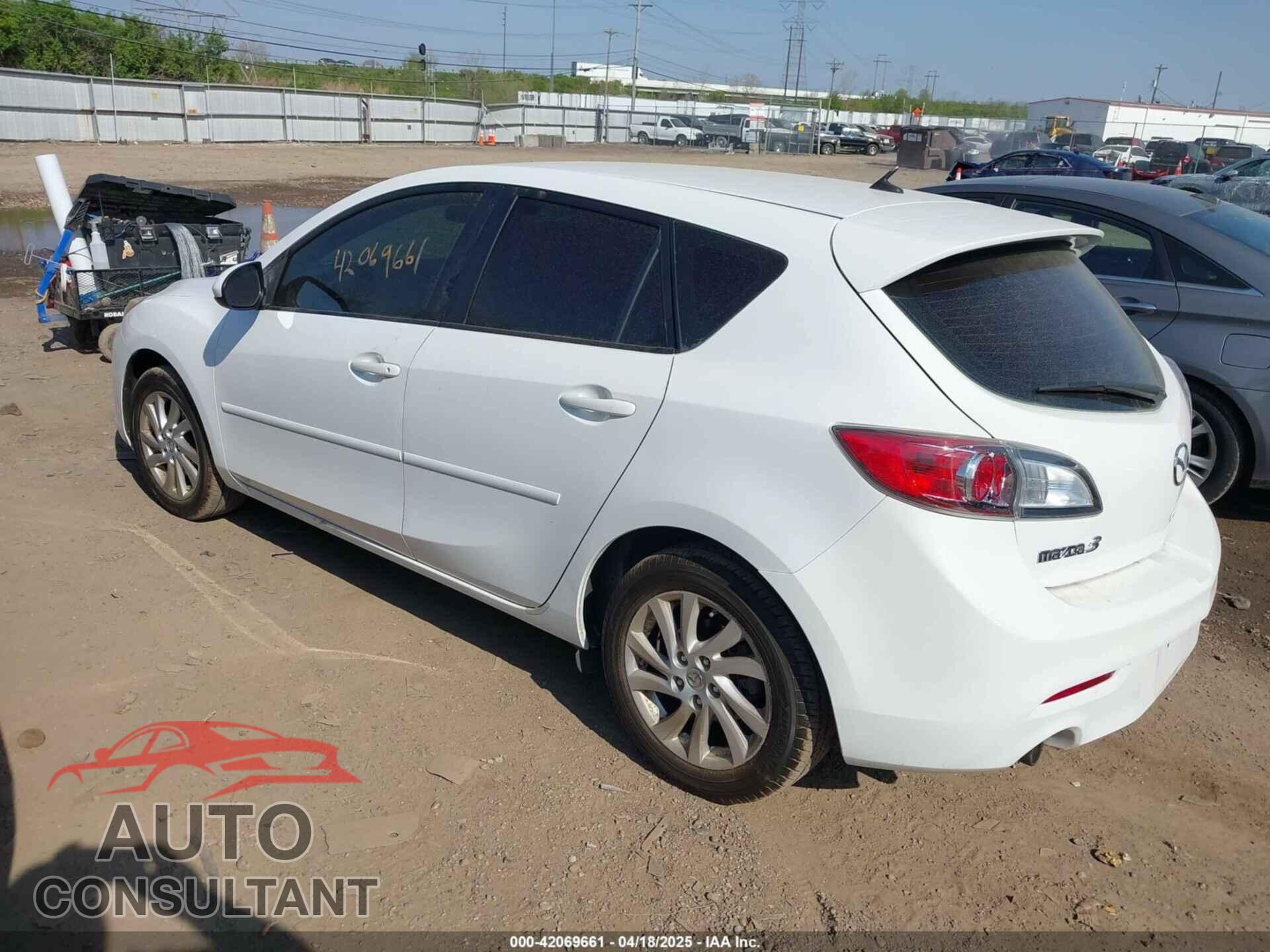 MAZDA MAZDA3 2012 - JM1BL1L77C1628618