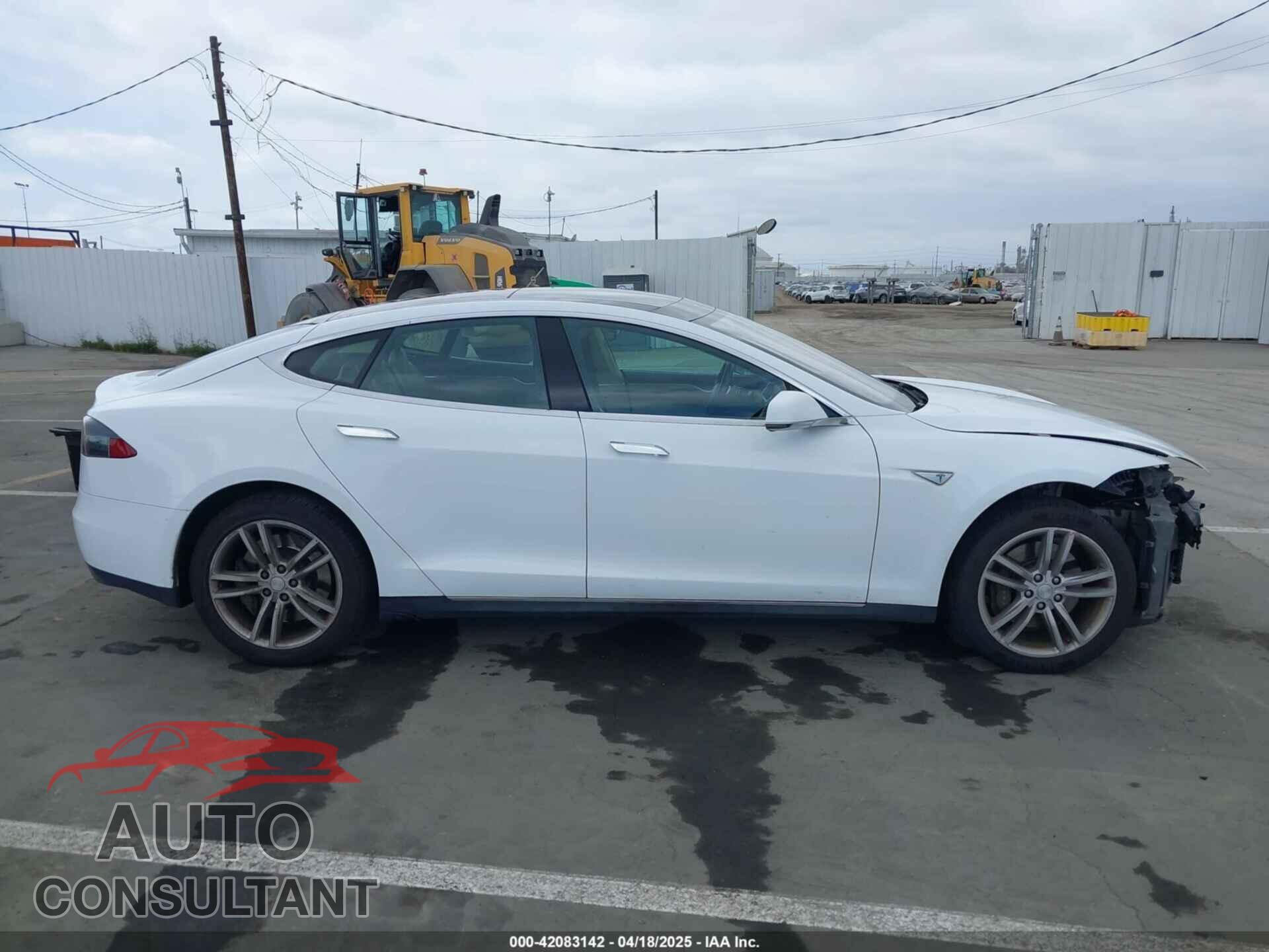 TESLA MODEL S 2013 - 5YJSA1CN8DFP22455