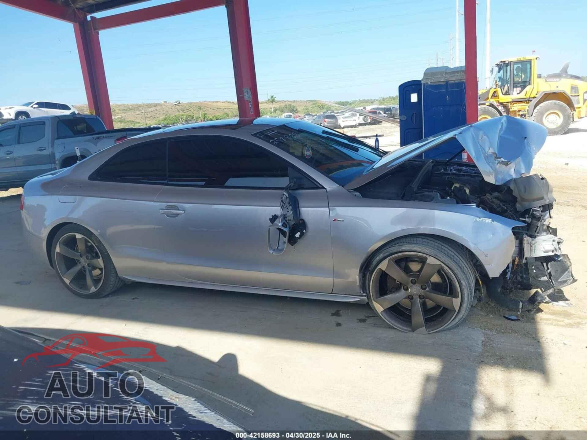 AUDI A5 2015 - WAUMFAFR9FA043599