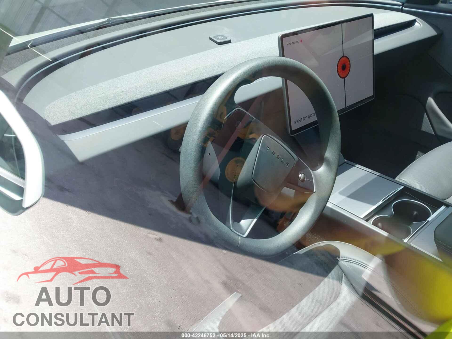 TESLA MODEL 3 2024 - 5YJ3E1EA7RF721503