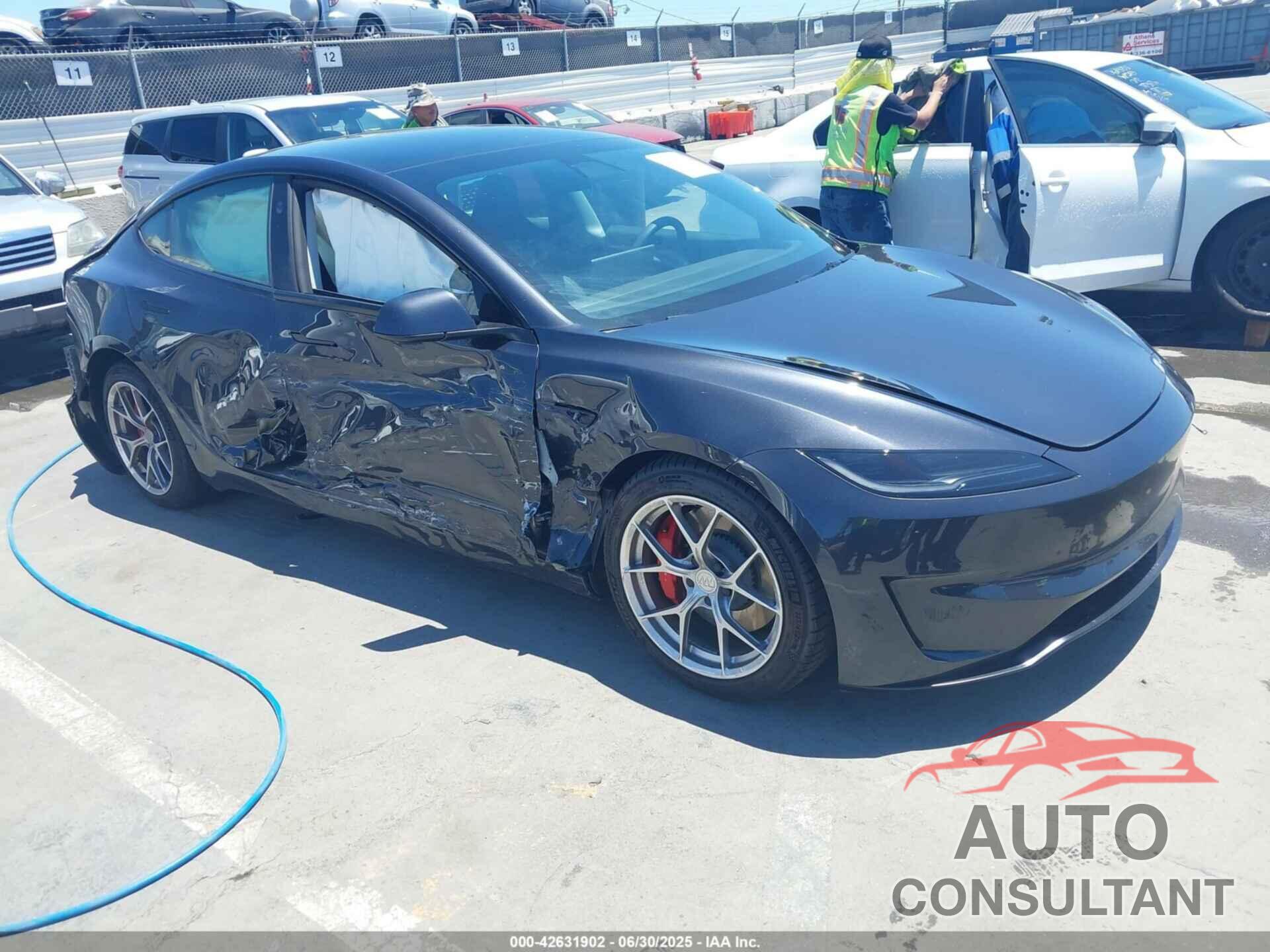 TESLA MODEL 3 2024 - 5YJ3E1ET9RF881240