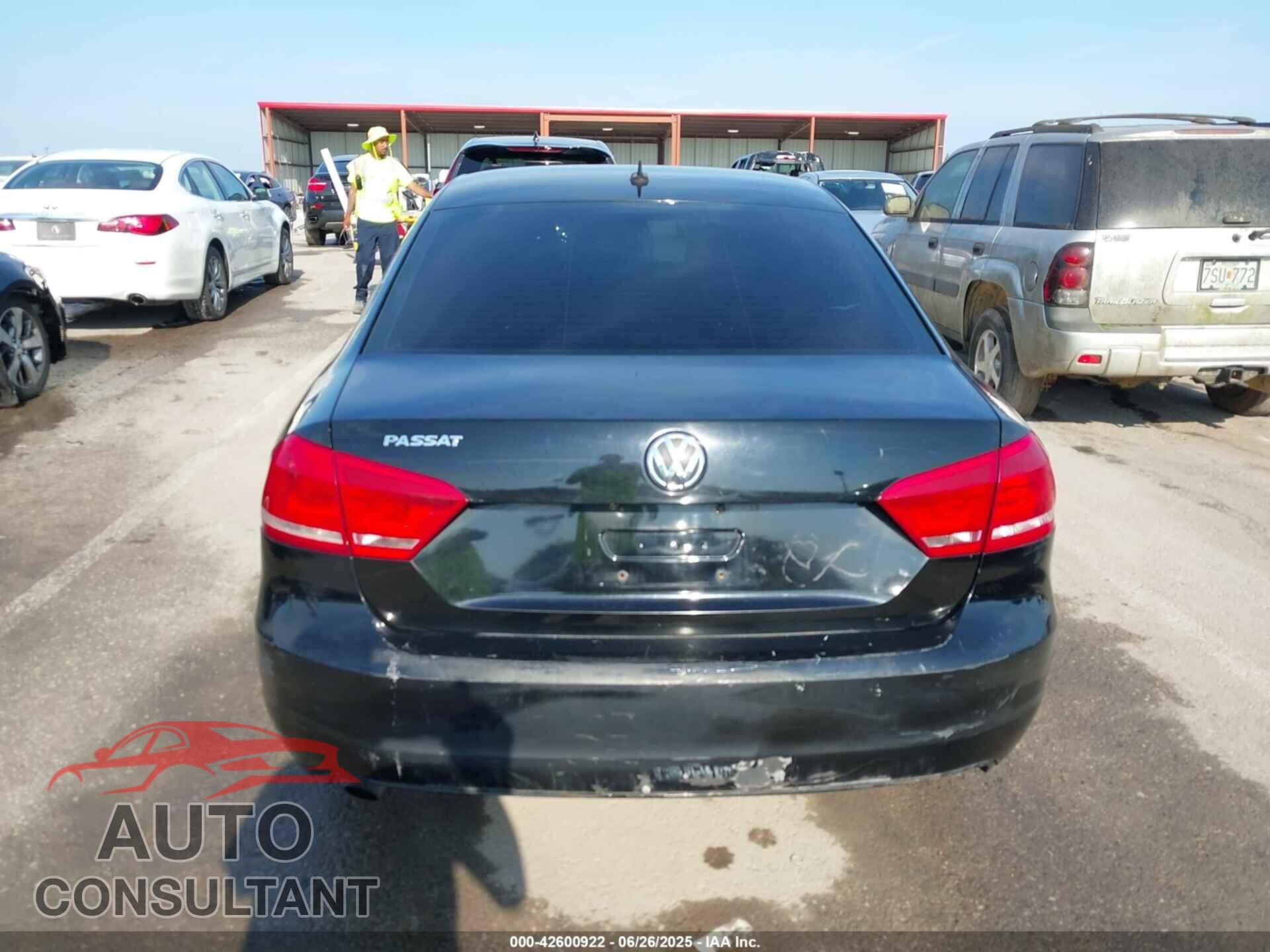 VOLKSWAGEN PASSAT 2013 - 1VWAP7A35DC116104