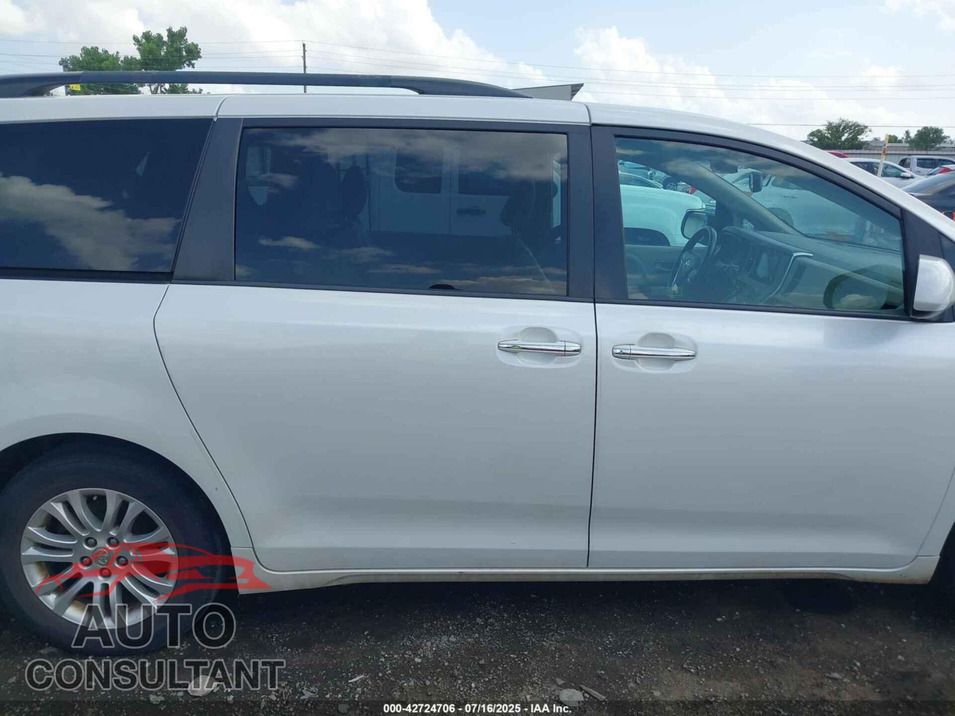 TOYOTA SIENNA 2017 - 5TDYZ3DCXHS801591
