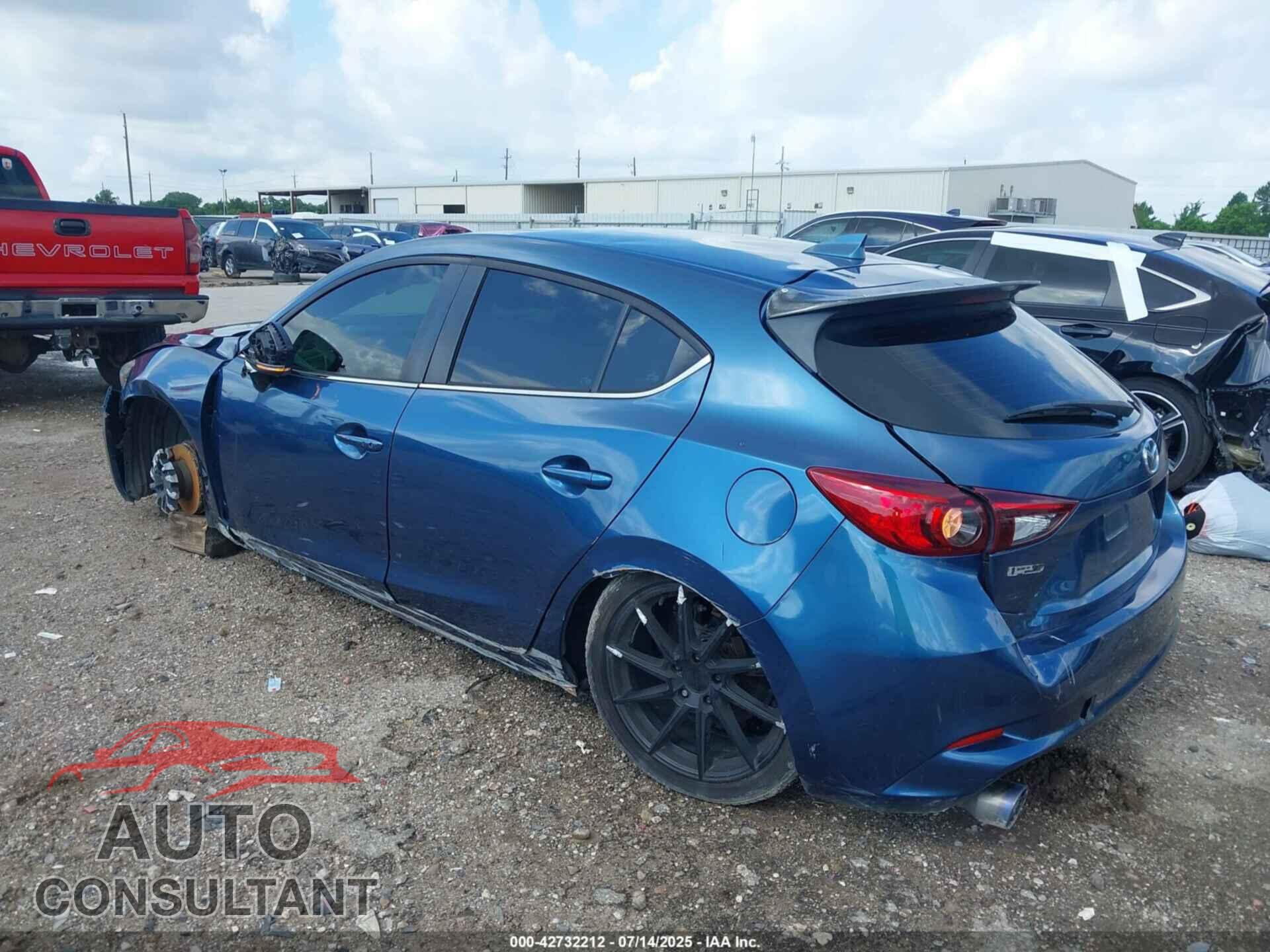 MAZDA MAZDA3 2018 - 3MZBN1L30JM190951