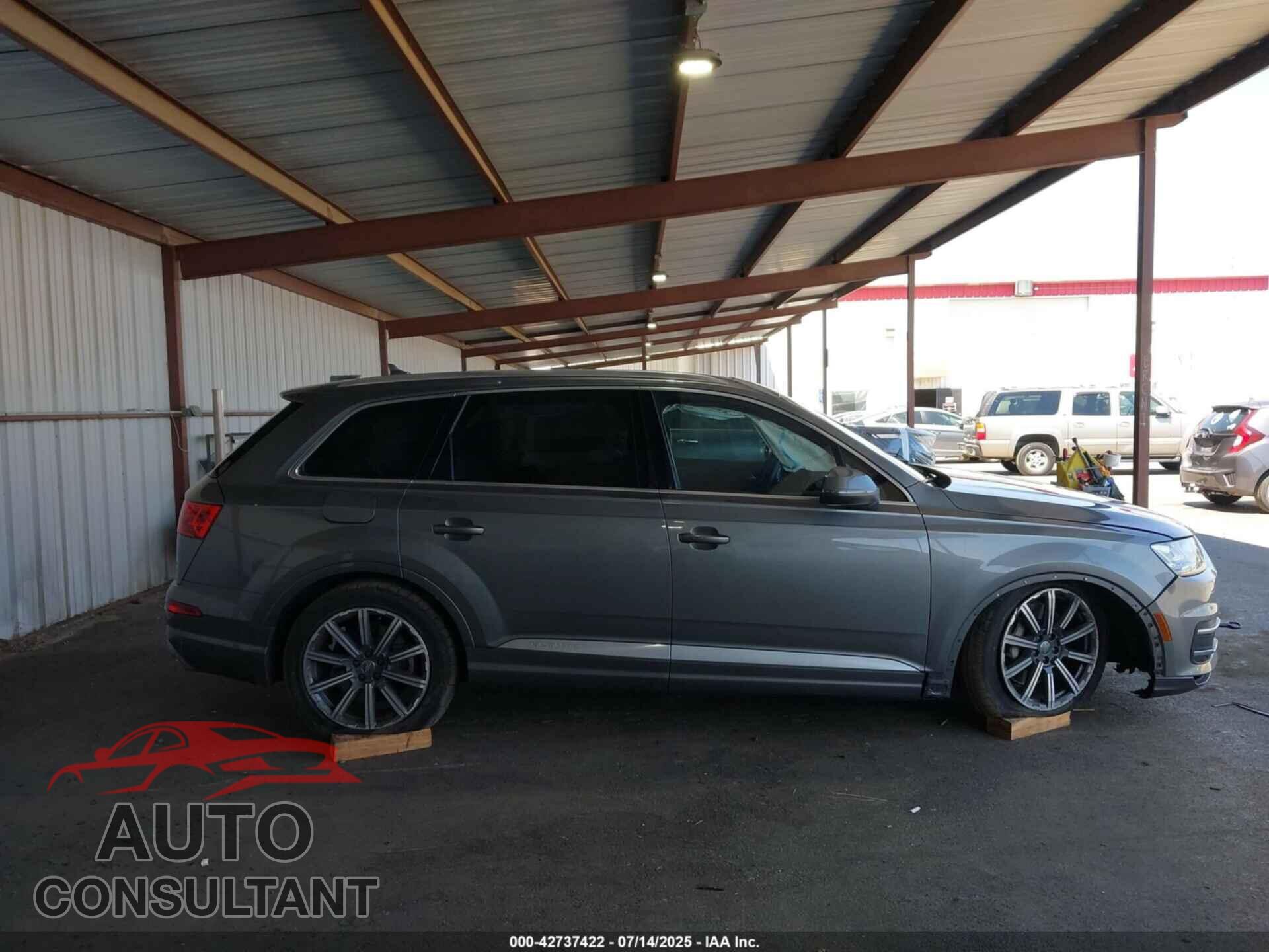 AUDI Q7 2017 - WA1VAAF77HD000217