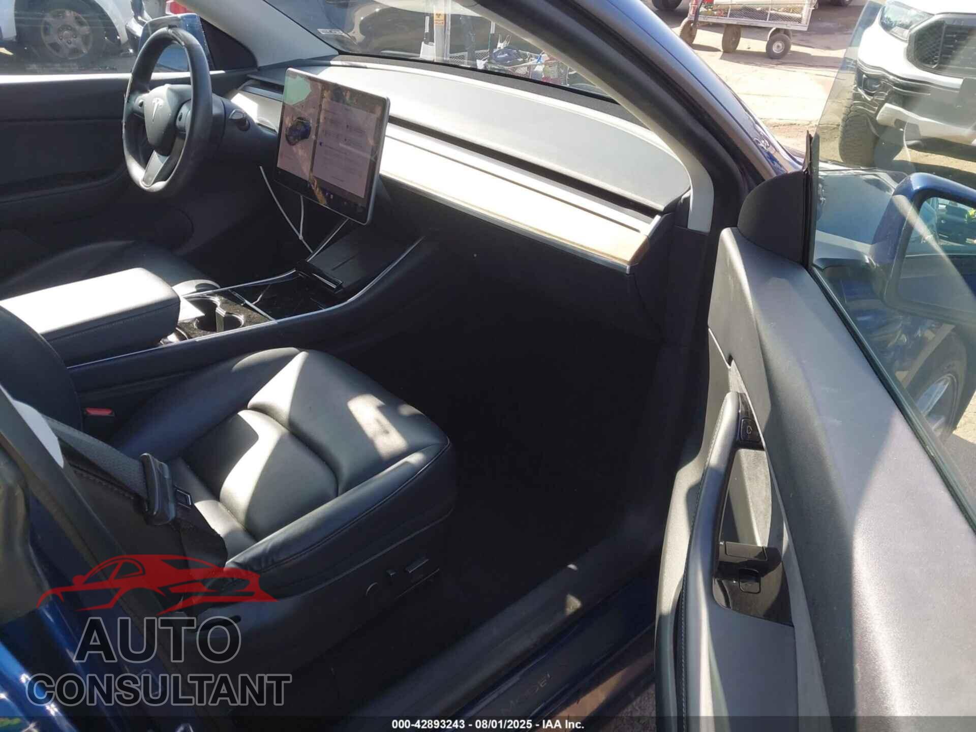 TESLA MODEL Y 2021 - 5YJYGDEE5MF068439