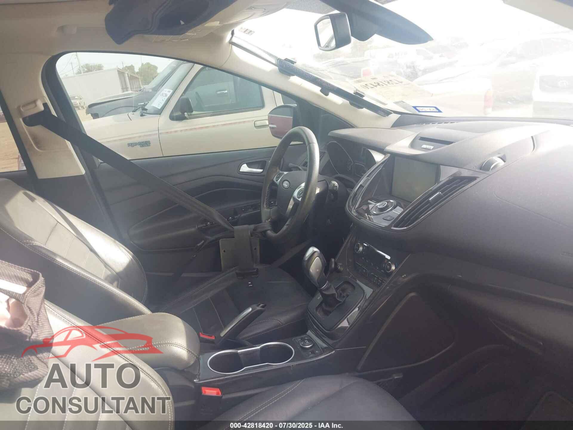 FORD ESCAPE 2015 - 1FMCU0J92FUB29417