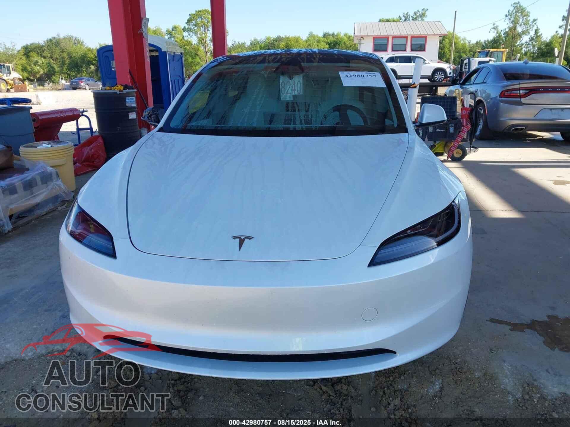 TESLA MODEL 3 2025 - 5YJ3E1EA6SF938448