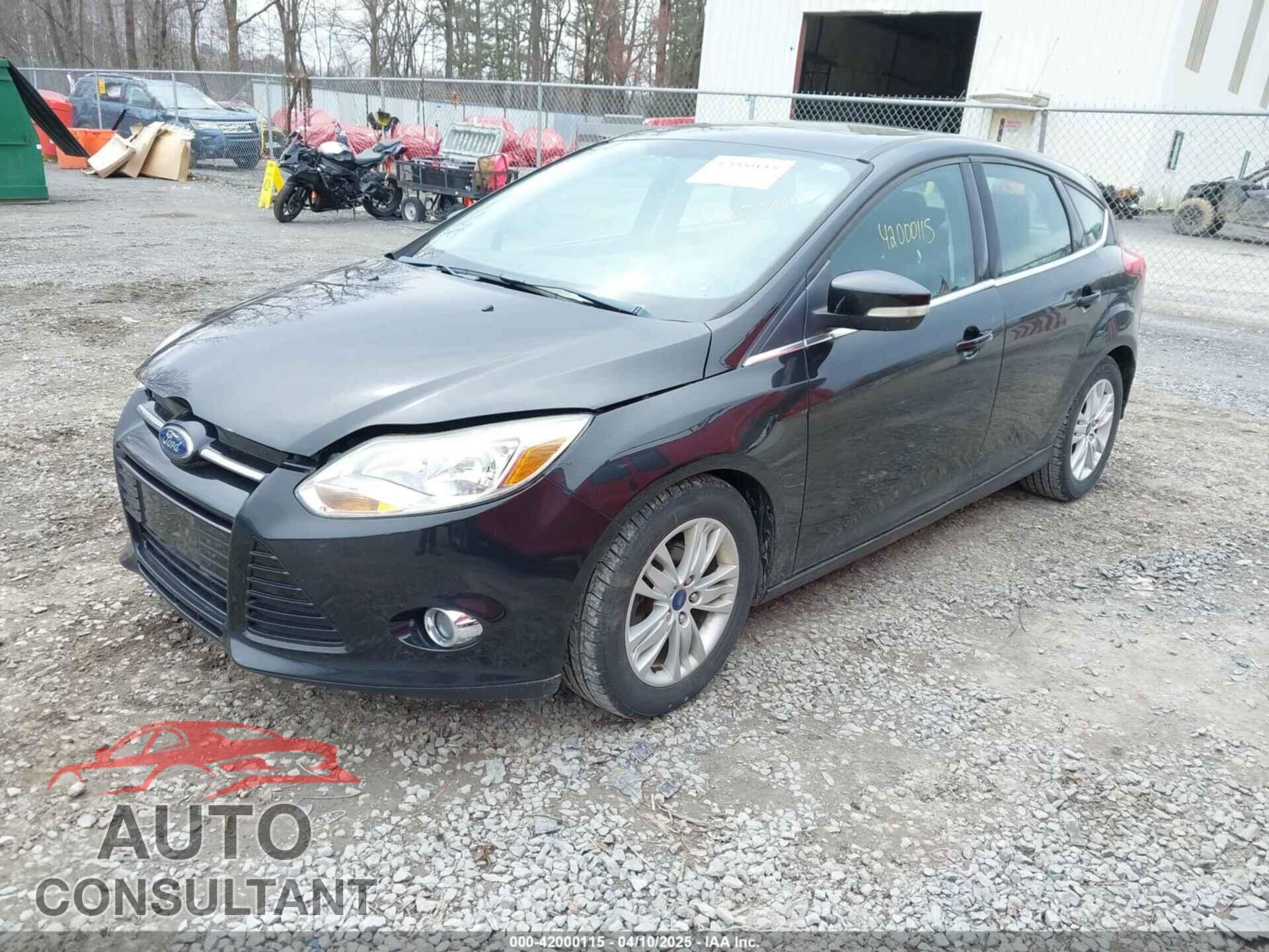 FORD FOCUS 2012 - 1FAHP3M26CL109258