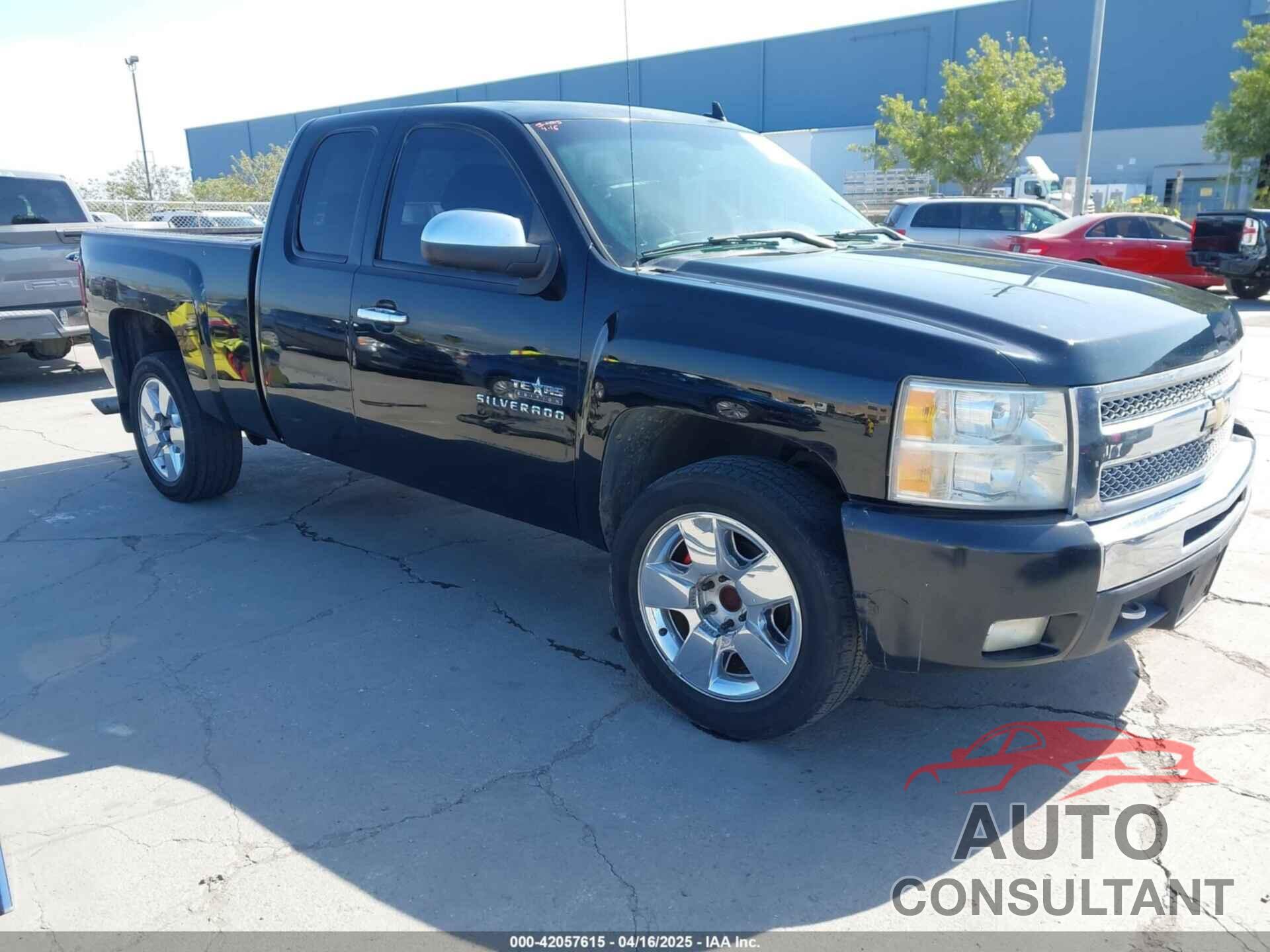 CHEVROLET SILVERADO 1500 2011 - 1GCRCSE07BZ235237