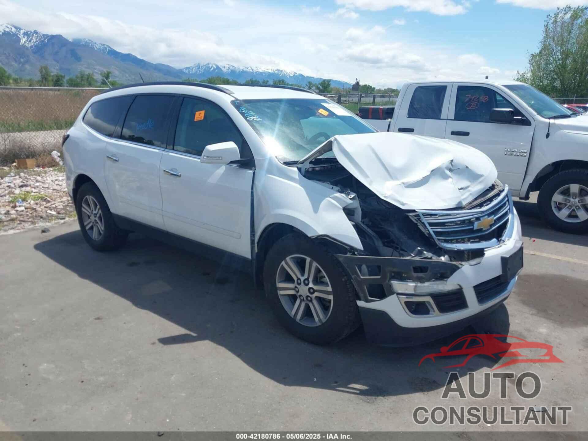 CHEVROLET TRAVERSE 2016 - 1GNKVHKD8GJ286698