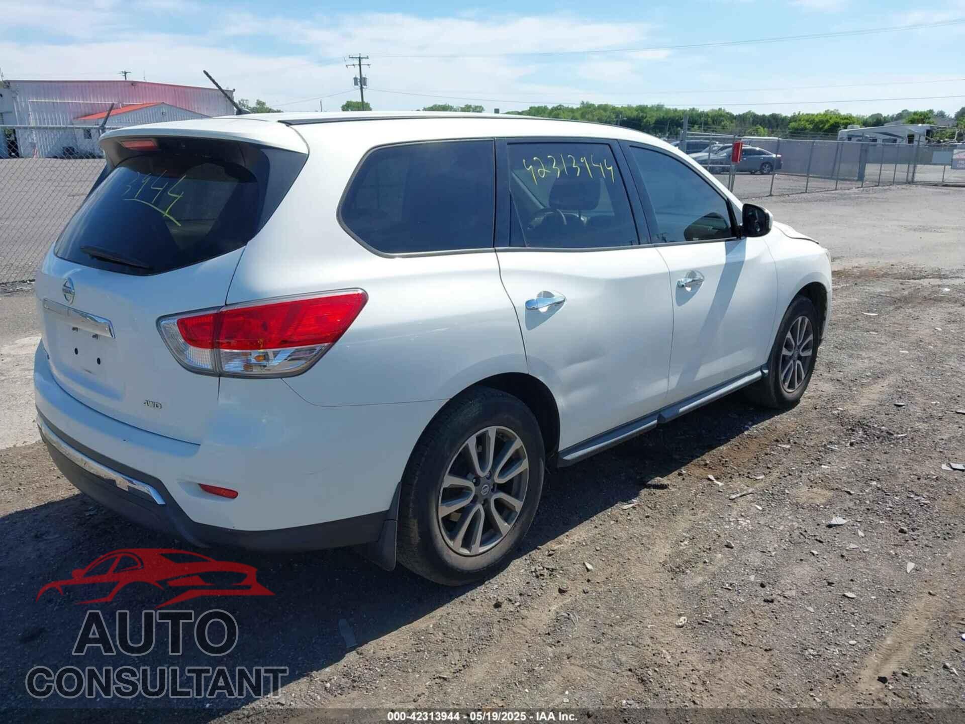 NISSAN PATHFINDER 2013 - 5N1AR2MM0DC688245