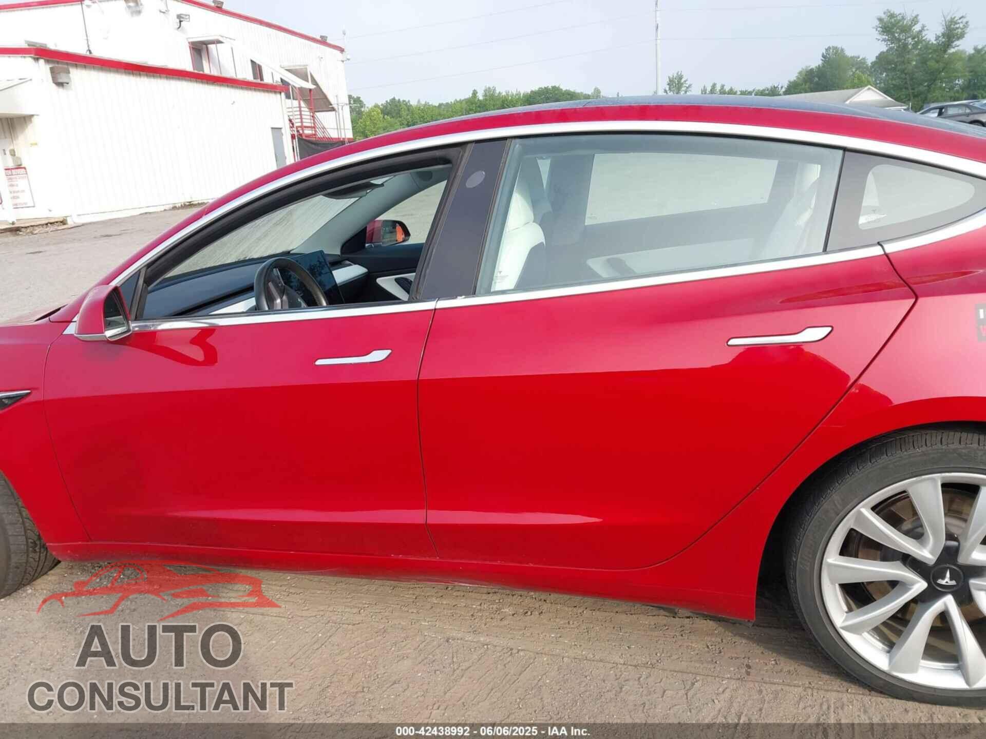 TESLA MODEL 3 2018 - 5YJ3E1EB2JF122411