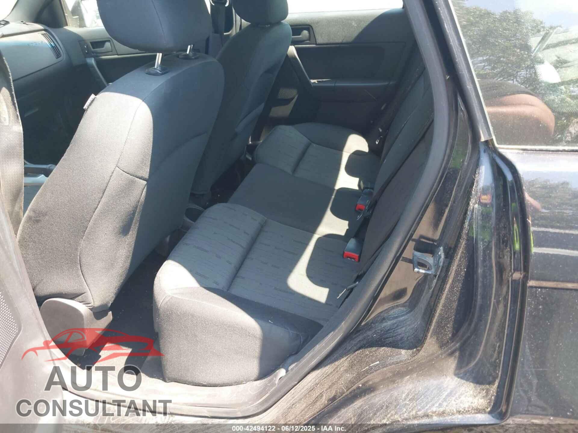FORD FOCUS 2010 - 1FAHP3FN3AW136730