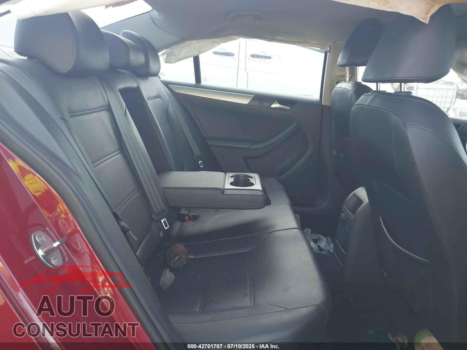 VOLKSWAGEN JETTA 2017 - 3VWDB7AJ6HM376719