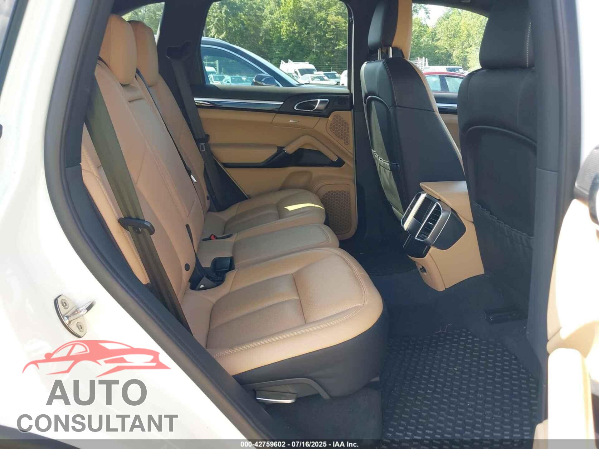 PORSCHE CAYENNE 2016 - WP1AA2A29GKA09130