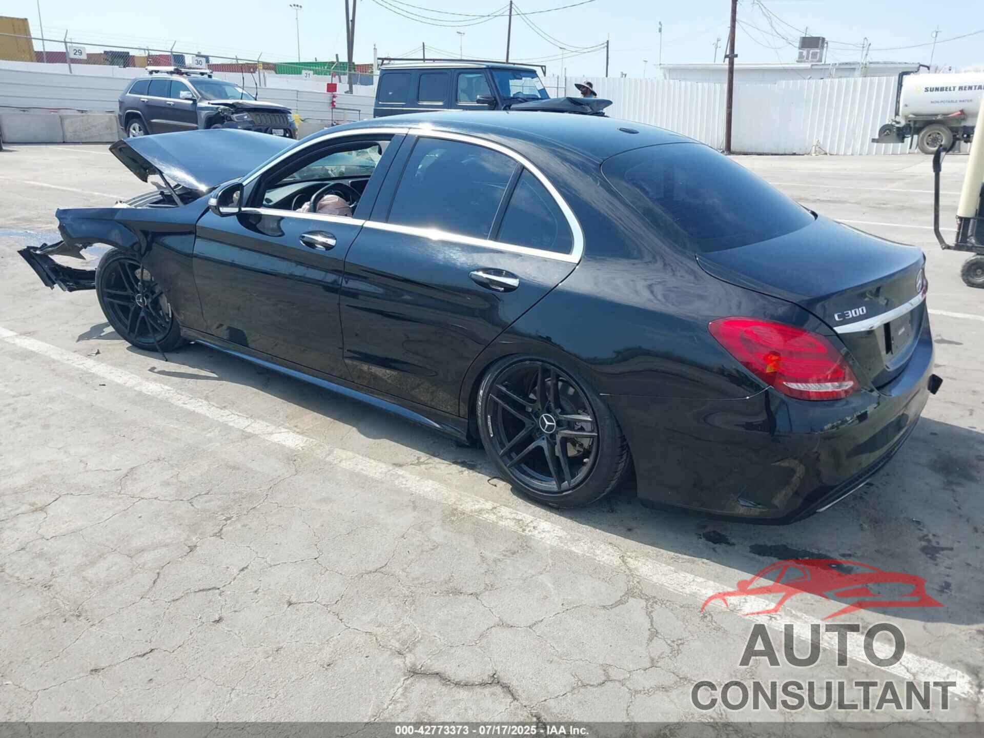 MERCEDES-BENZ C 300 2015 - 55SWF4KB4FU008142