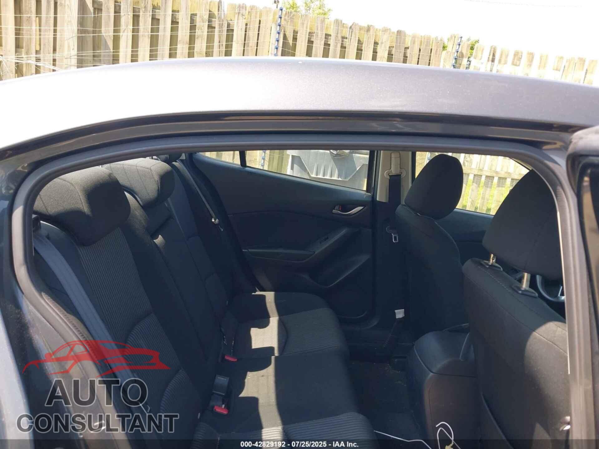 MAZDA MAZDA3 2016 - JM1BM1U70G1340148