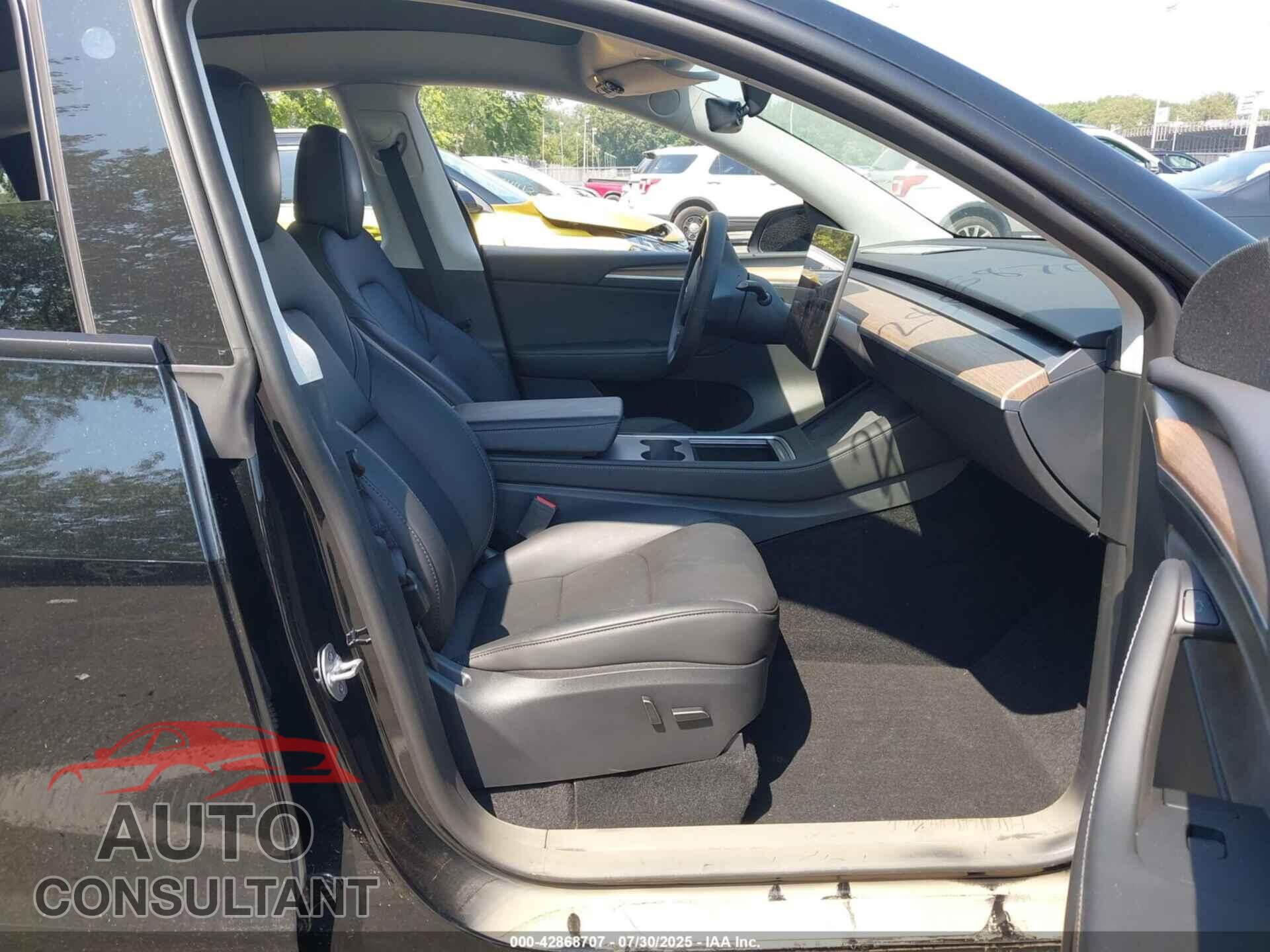 TESLA MODEL Y 2023 - 7SAYGDEE0PF856083