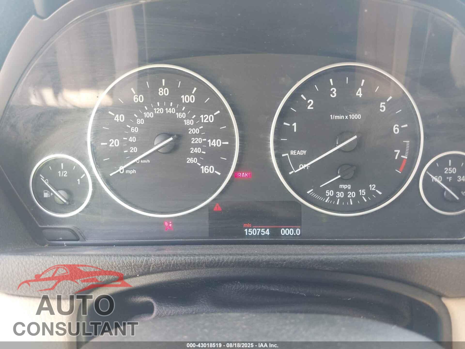 BMW 320I 2013 - WBA3B1C55DF078424