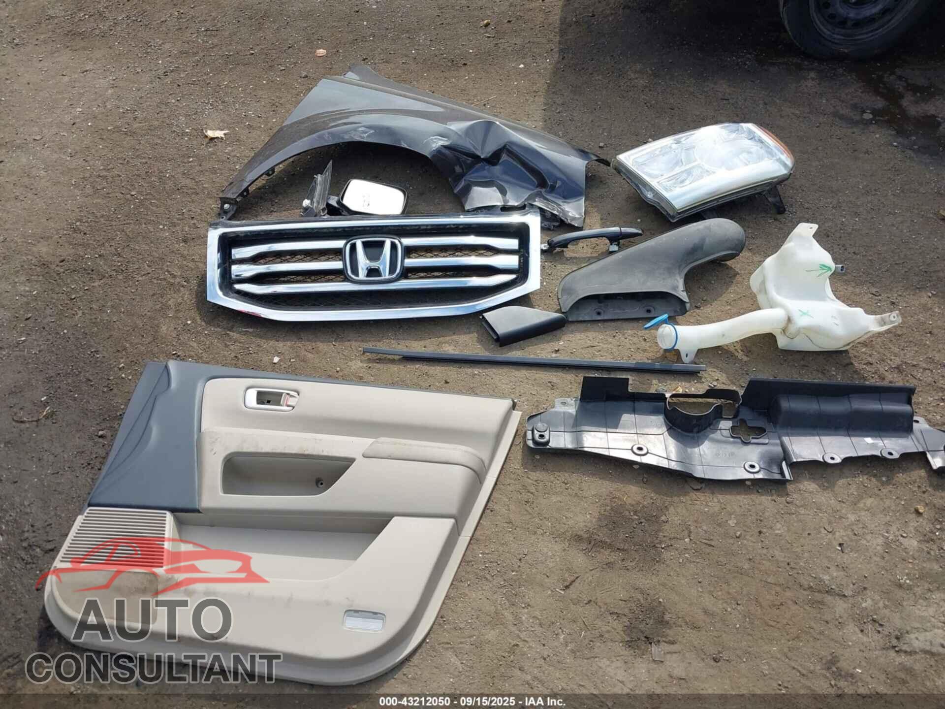 HONDA PILOT 2013 - 5FNYF4H58DB081796