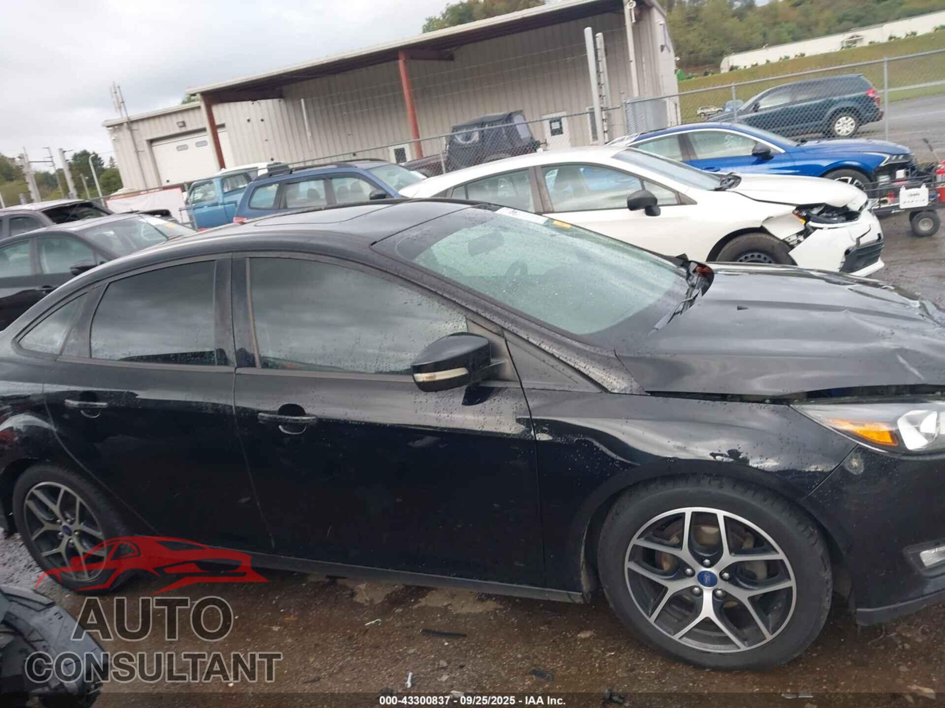 FORD FOCUS 2018 - 1FADP3H25JL301681