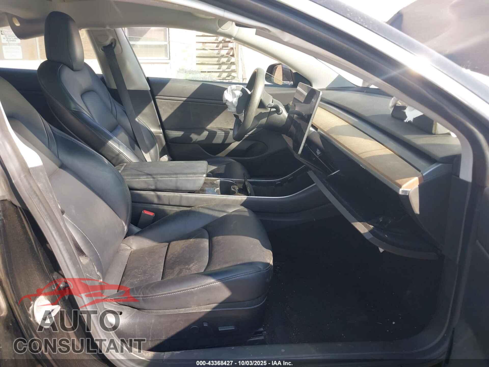 TESLA MODEL 3 2019 - 5YJ3E1EB2KF438408