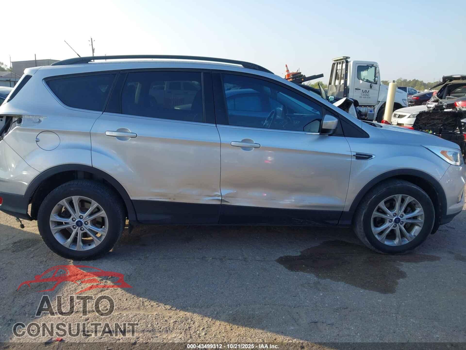 FORD ESCAPE 2017 - 1FMCU0GD3HUD93230