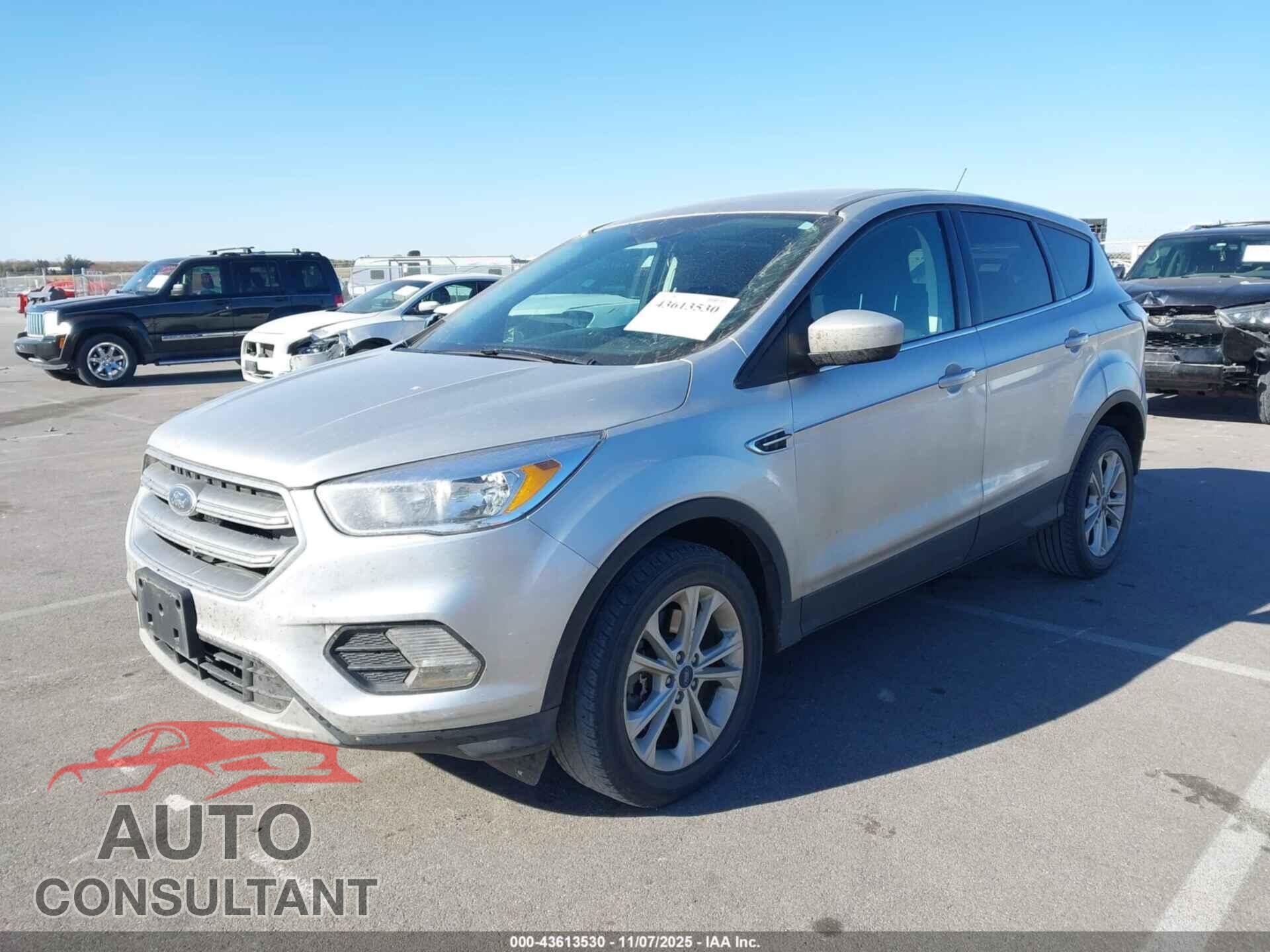 FORD ESCAPE 2017 - 1FMCU9GDXHUE95435