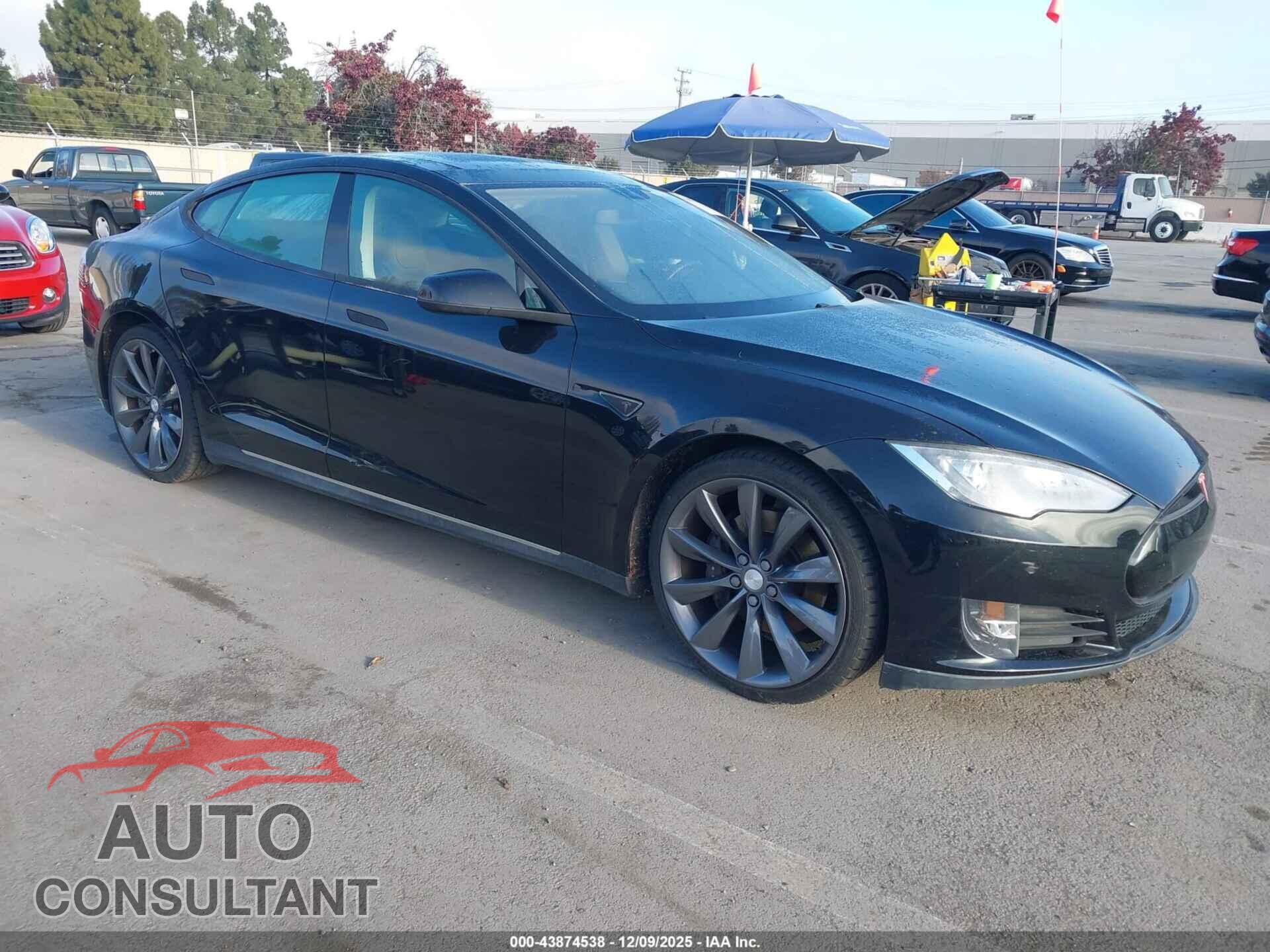 TESLA MODEL S 2013 - 5YJSA1DN7DFP13423