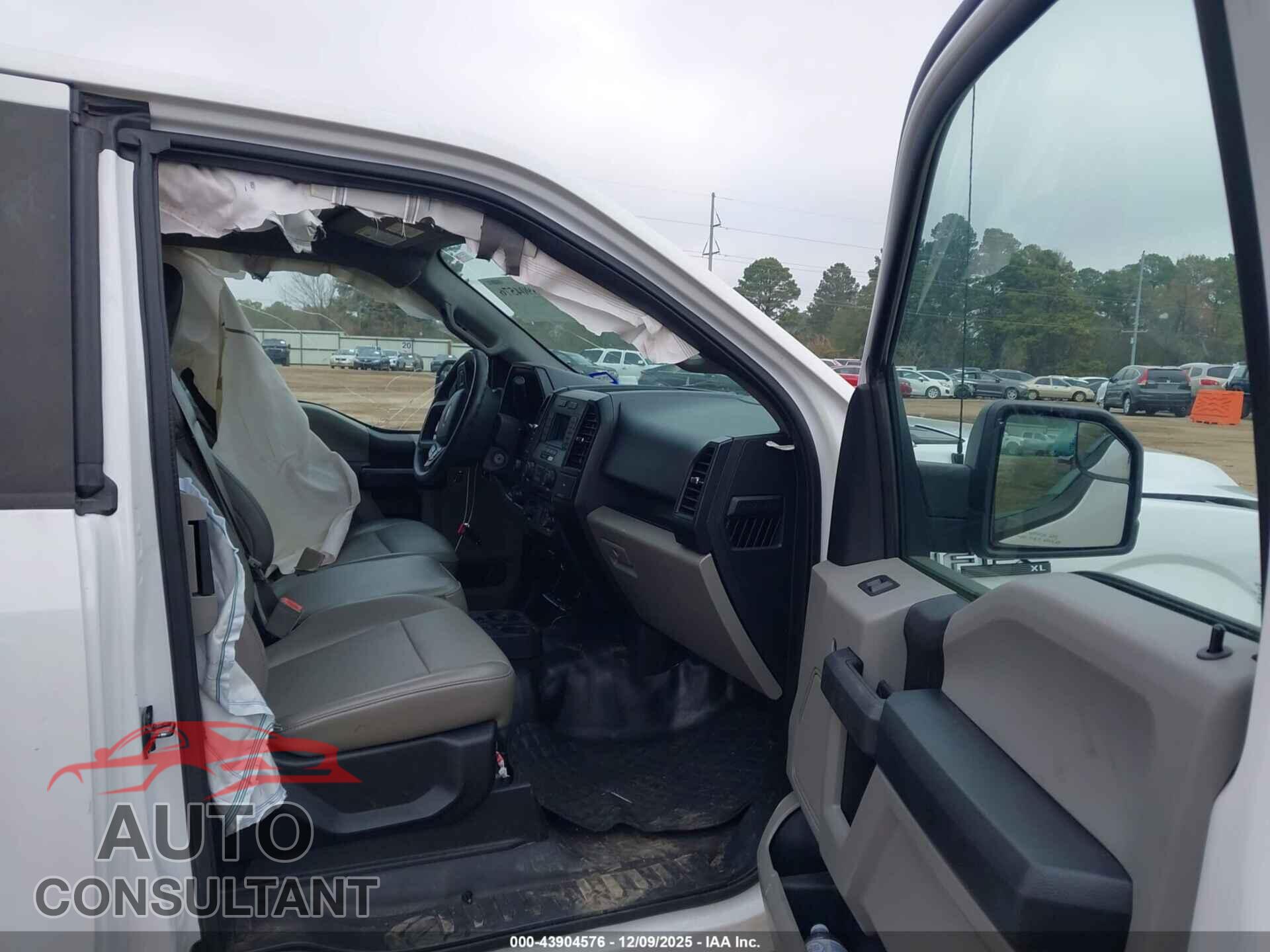FORD F-150 2018 - 1FTFX1E59JFA08676