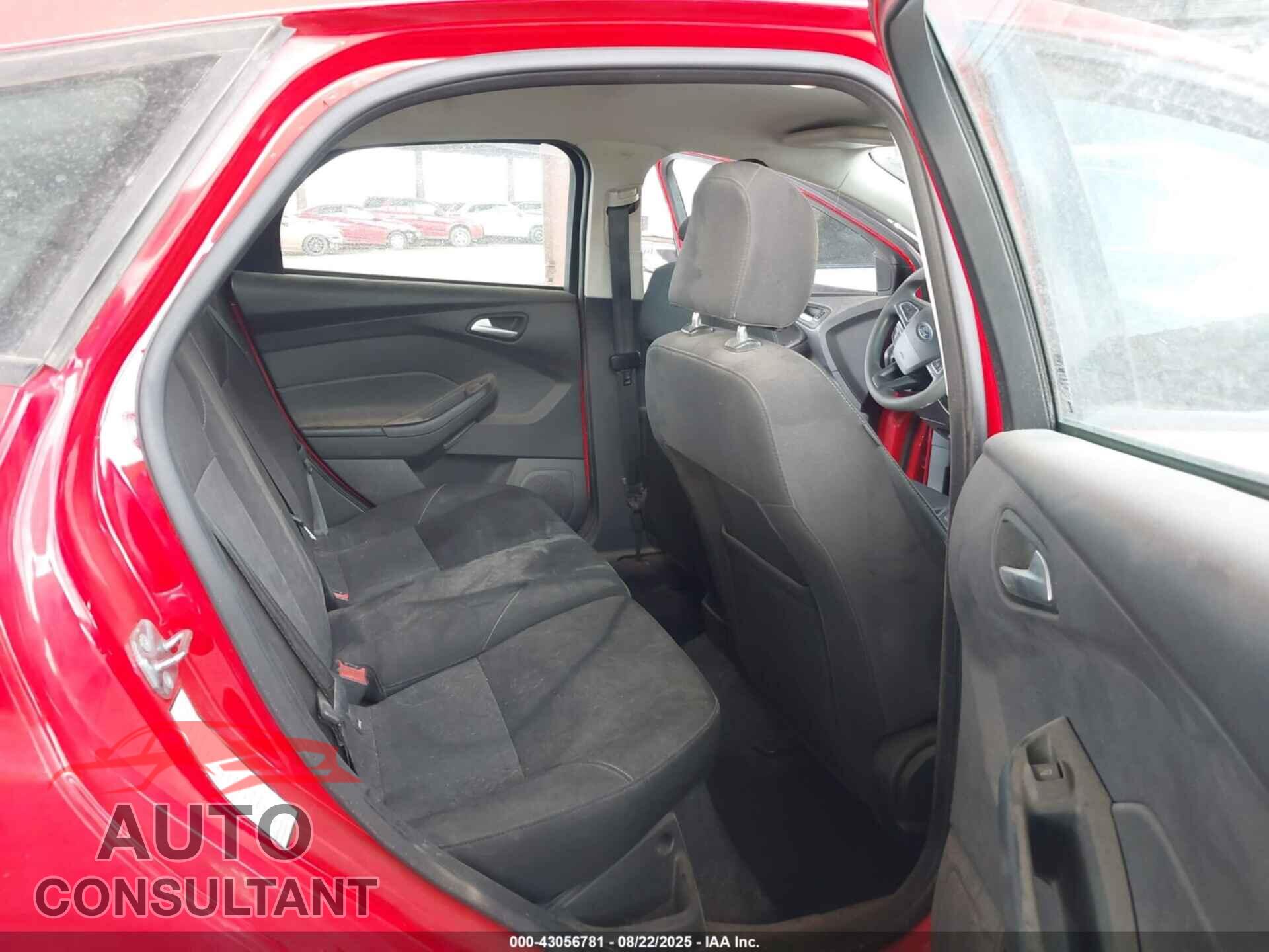 FORD FOCUS 2015 - 1FADP3K22FL244355