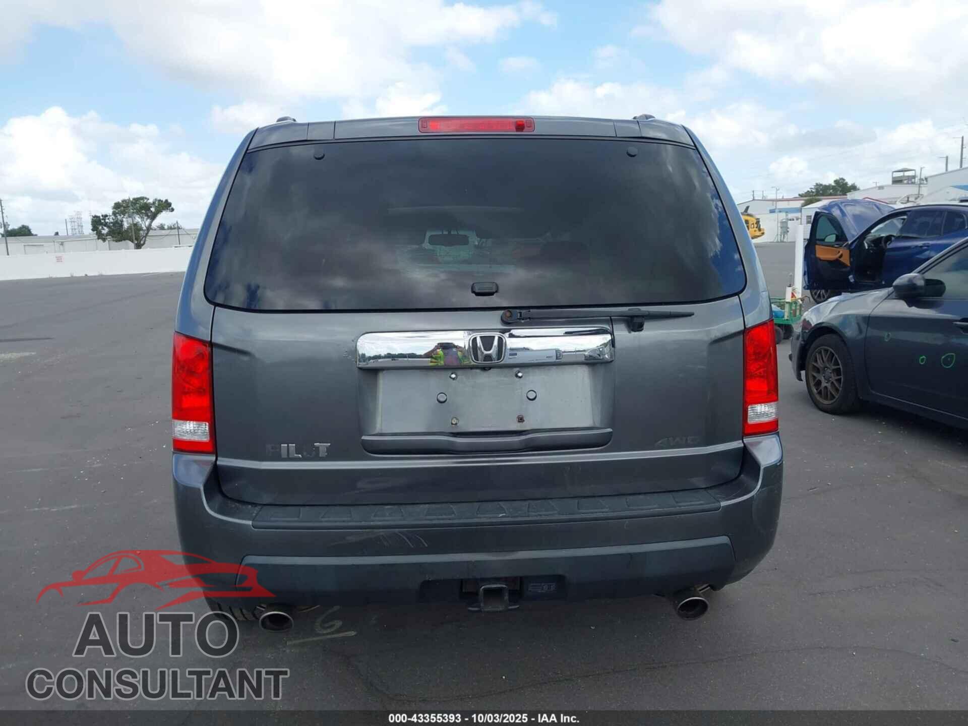 HONDA PILOT 2011 - 5FNYF4H78BB012878