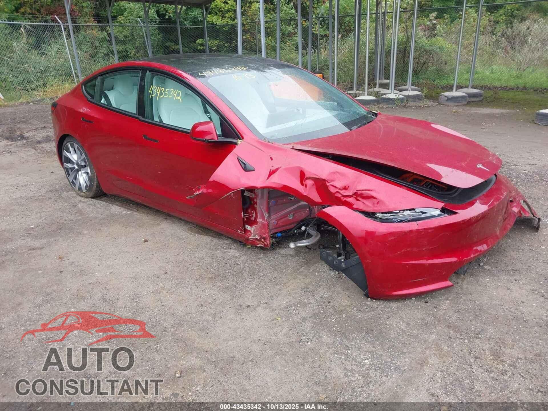 TESLA MODEL 3 2025 - 5YJ3E1EA9SF067898