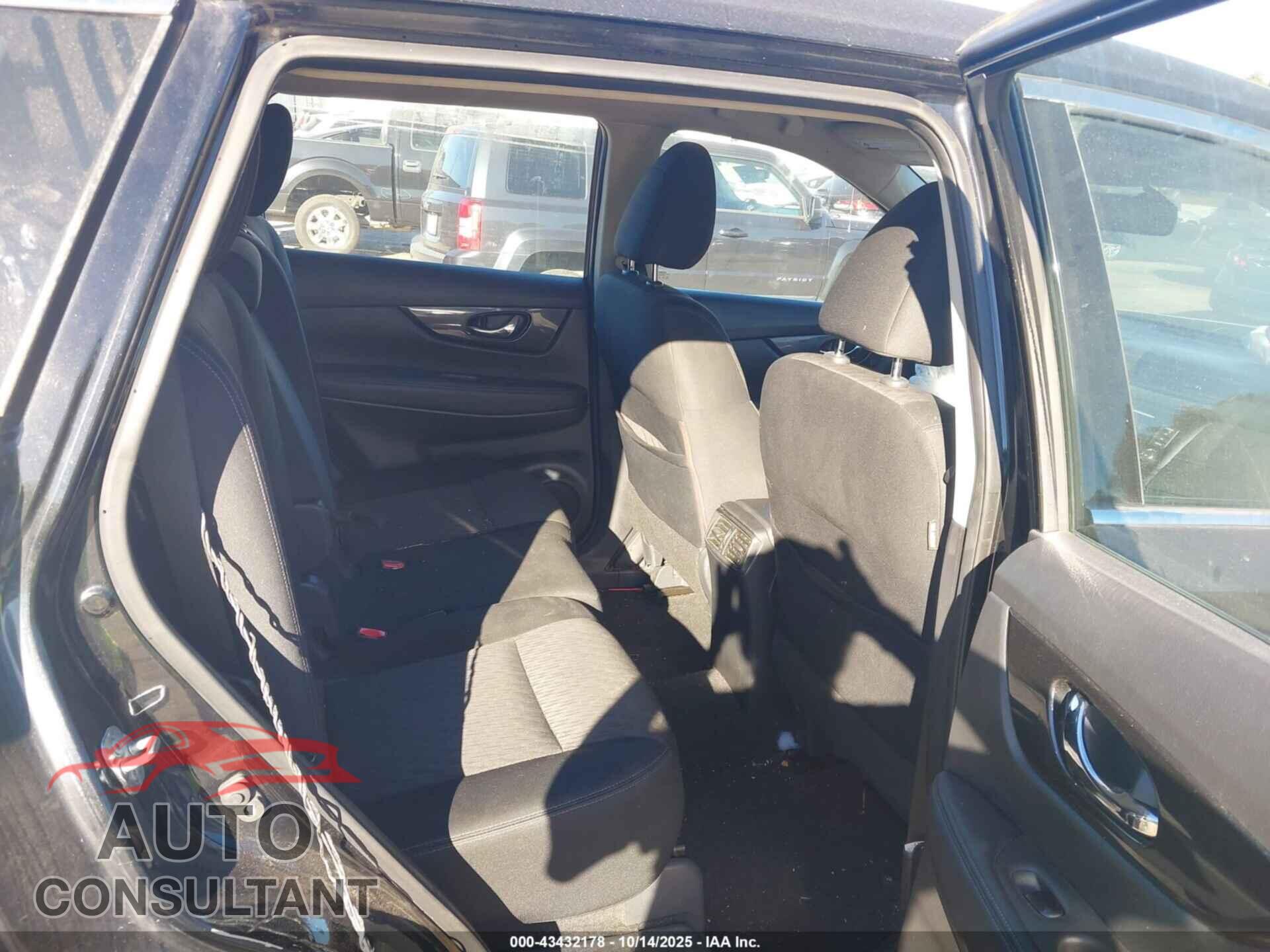 NISSAN ROGUE 2018 - KNMAT2MT7JP559677