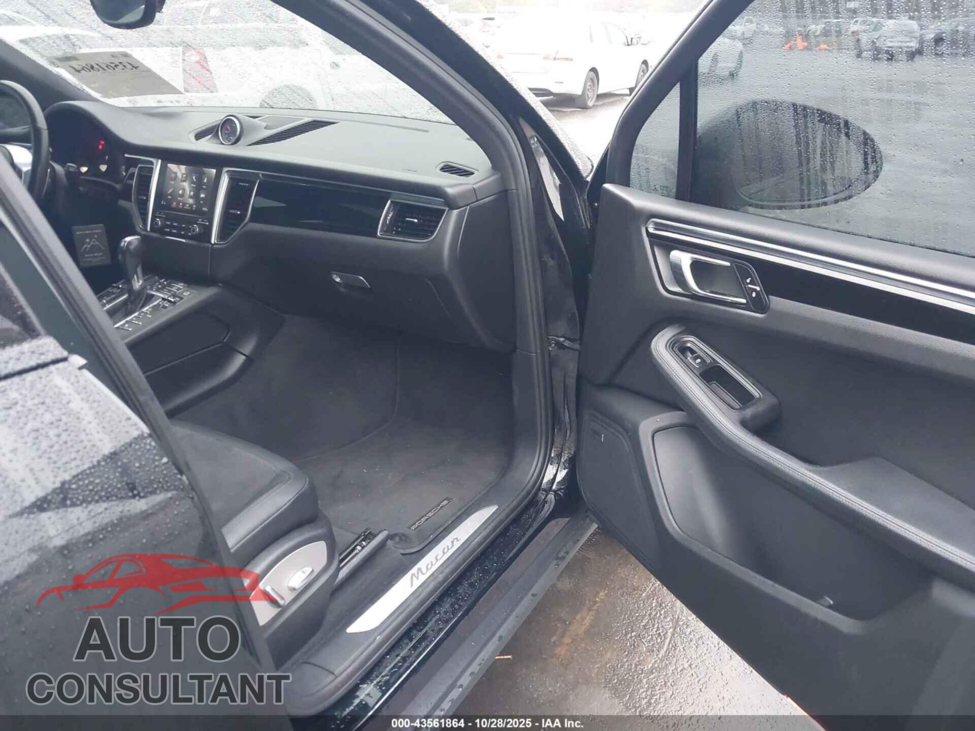 PORSCHE MACAN 2017 - WP1AA2A50HLB00566