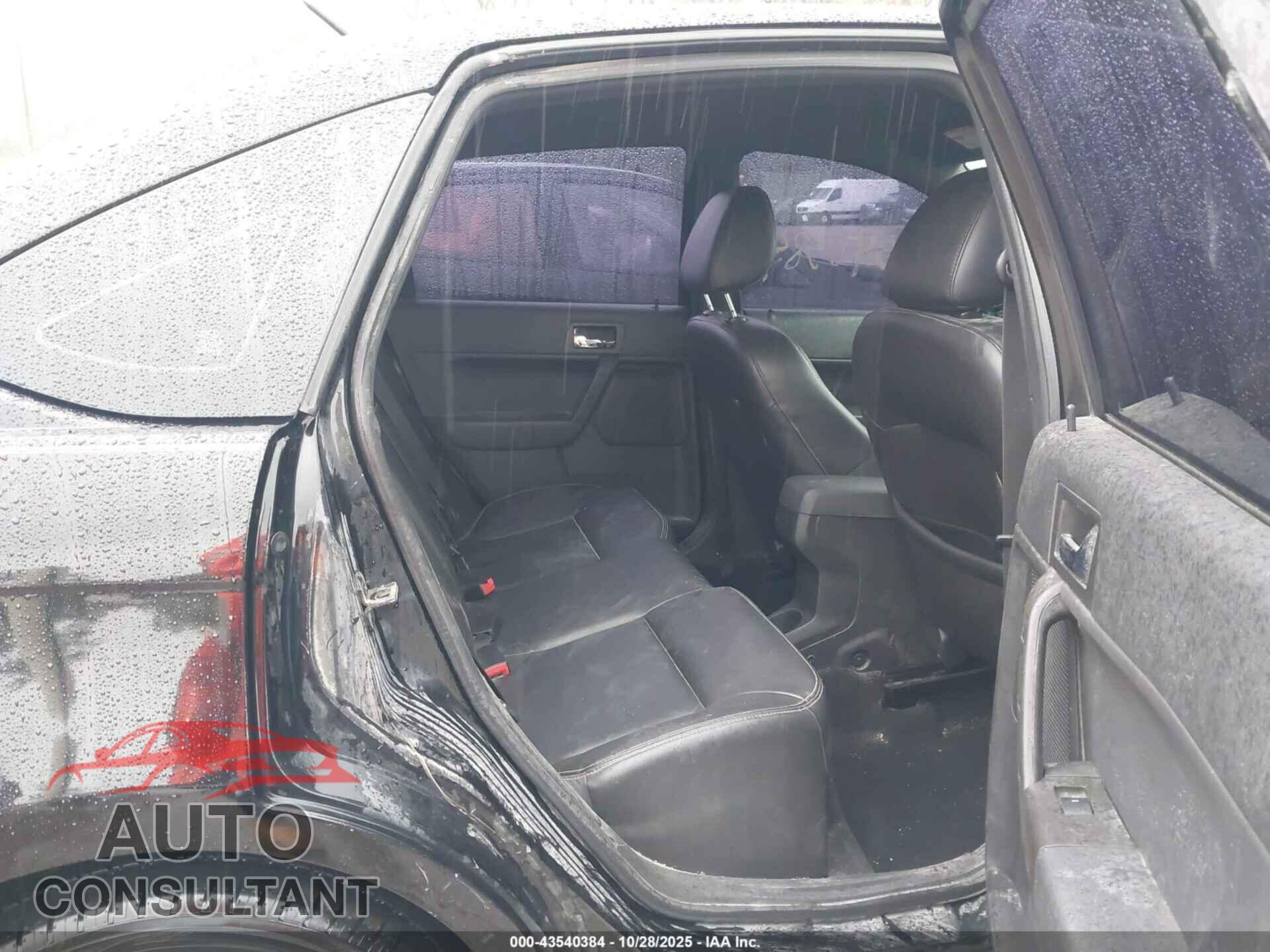 FORD FOCUS 2011 - 1FAHP3GN0BW134305