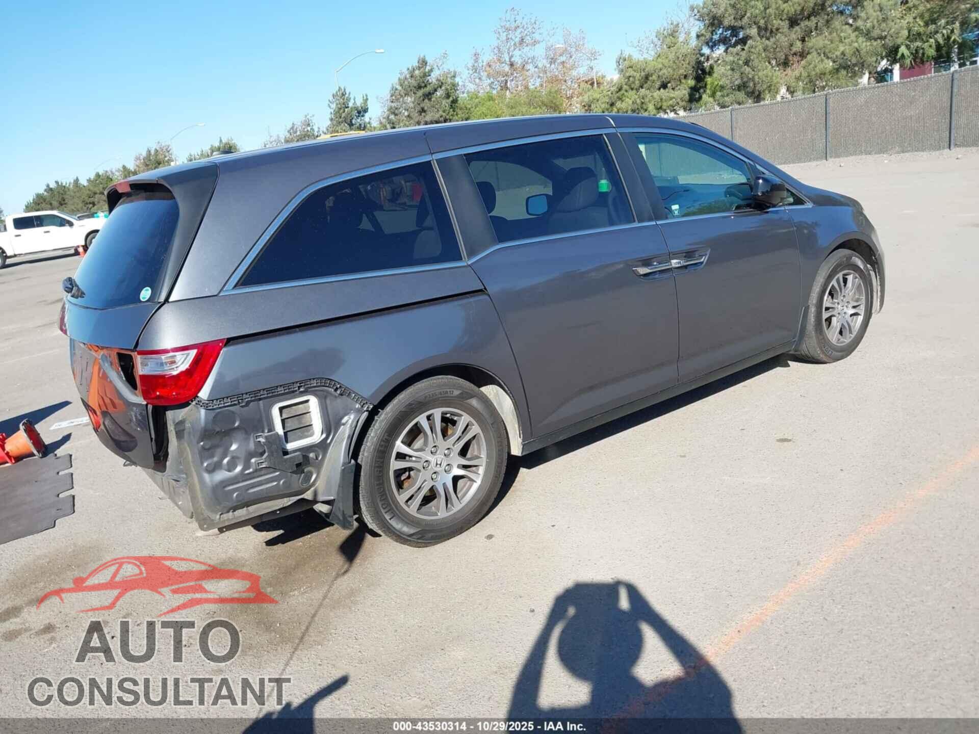 HONDA ODYSSEY 2011 - 5FNRL5H60BB022816