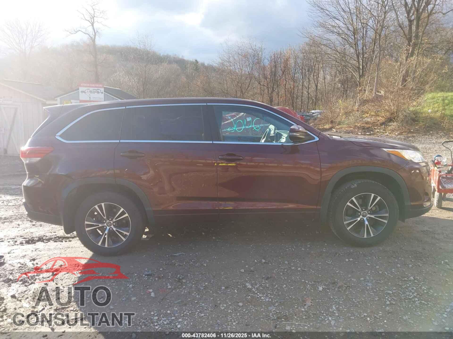 TOYOTA HIGHLANDER 2018 - 5TDBZRFH0JS881877