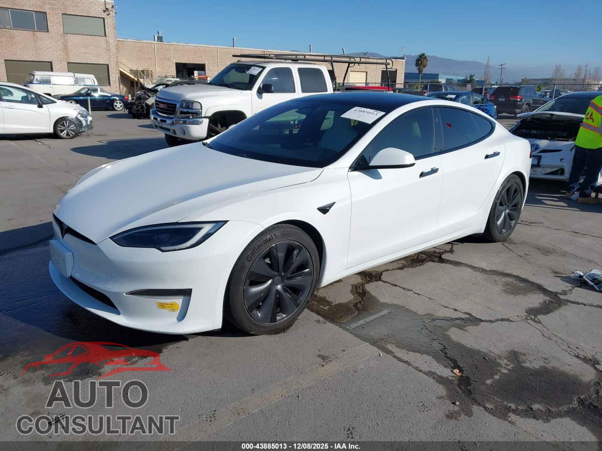 TESLA MODEL S 2022 - 5YJSA1E54NF493528