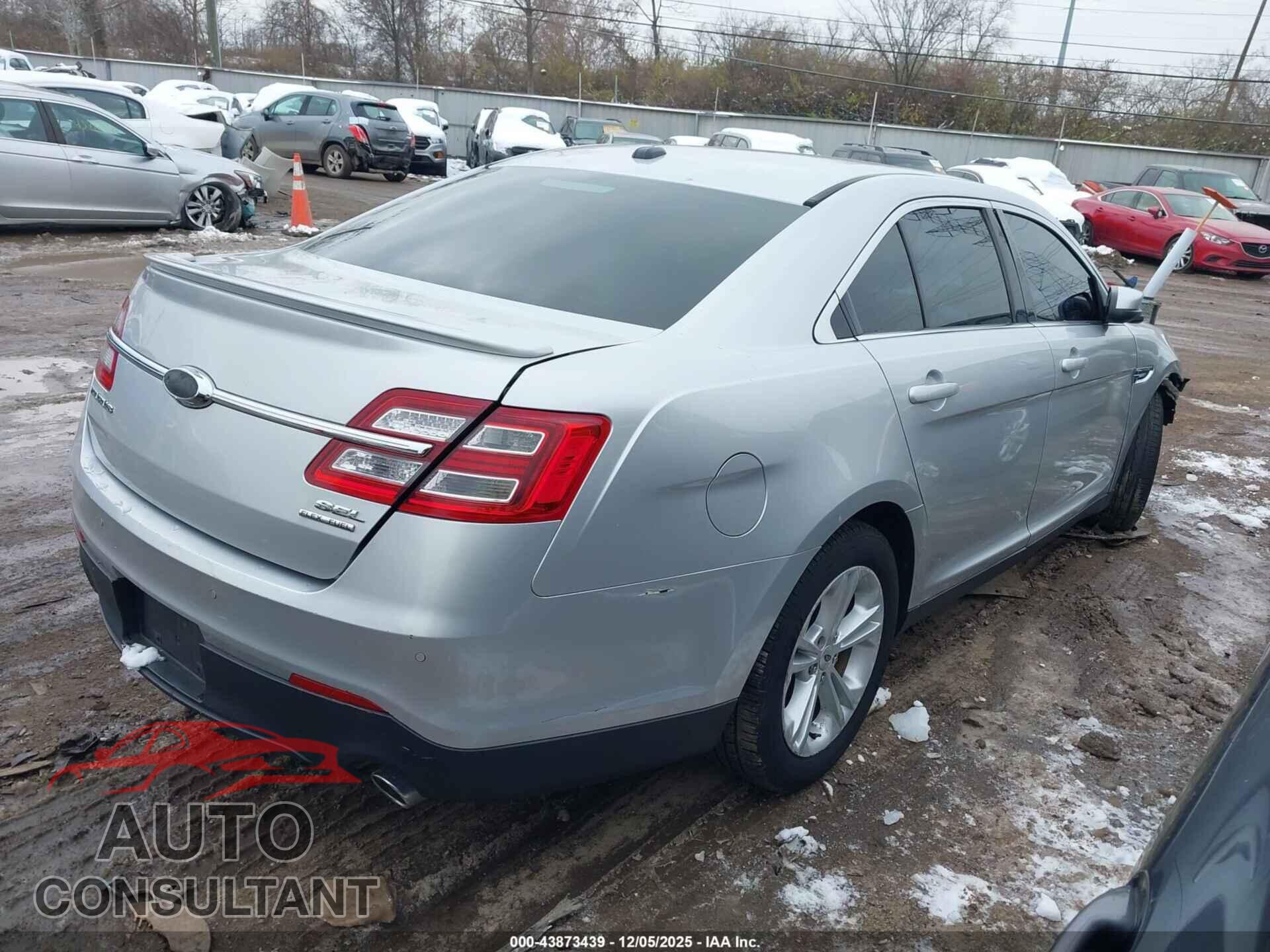 FORD TAURUS 2016 - 1FAHP2E81GG147489