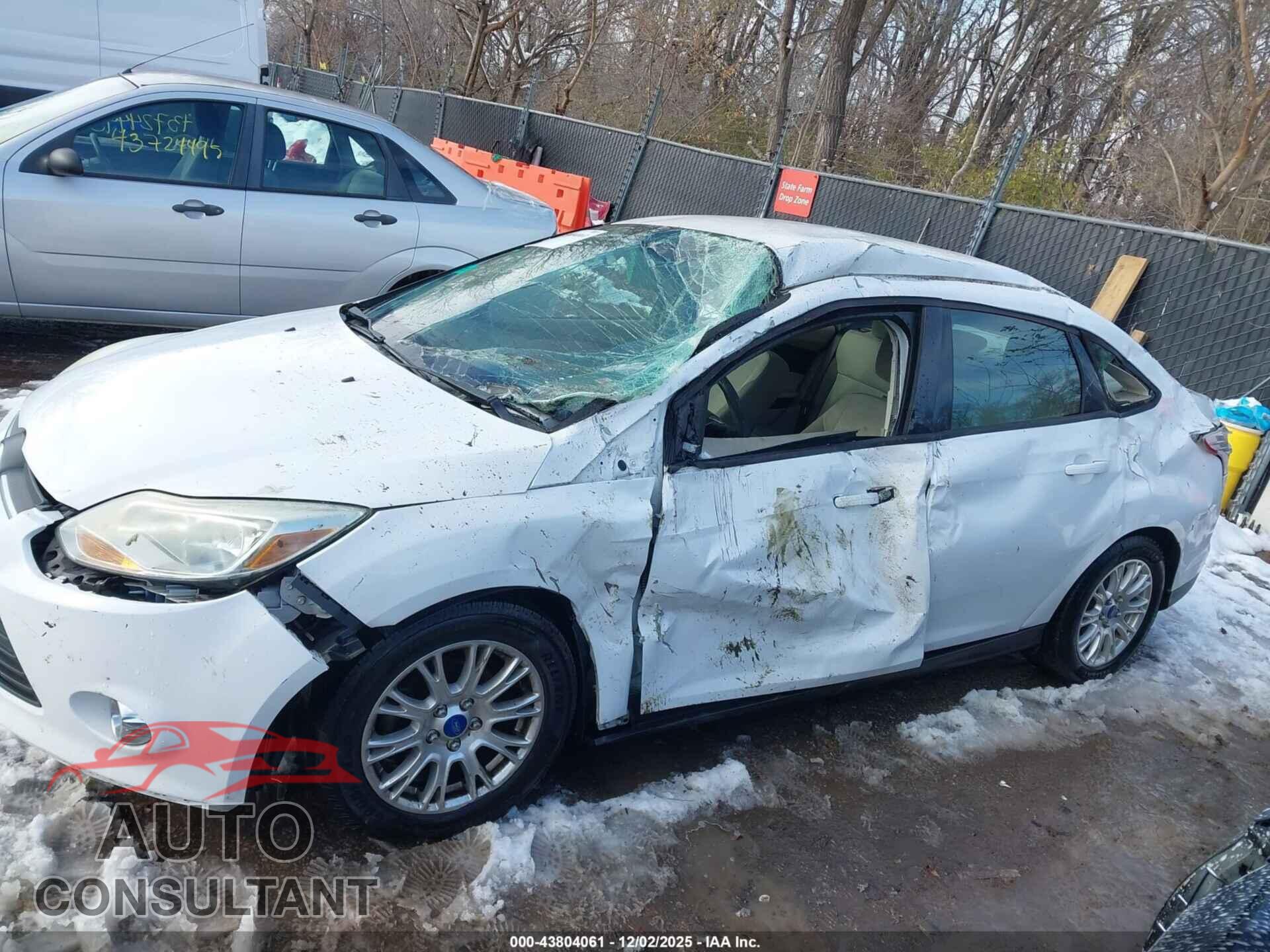 FORD FOCUS 2012 - 1FAHP3F21CL211113