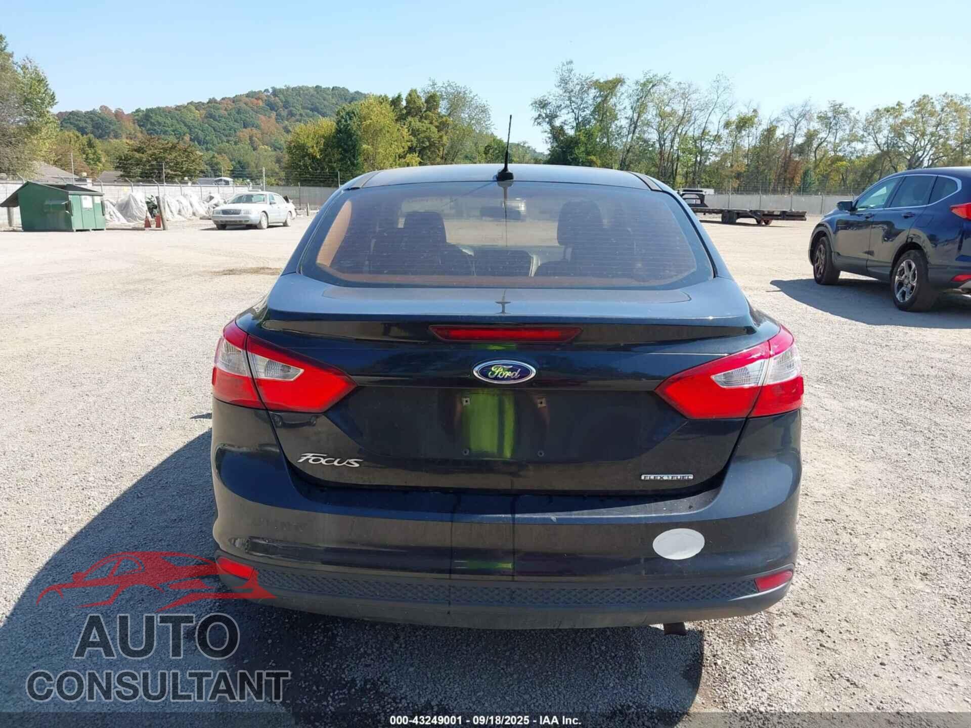 FORD FOCUS 2014 - 1FADP3E22EL174155