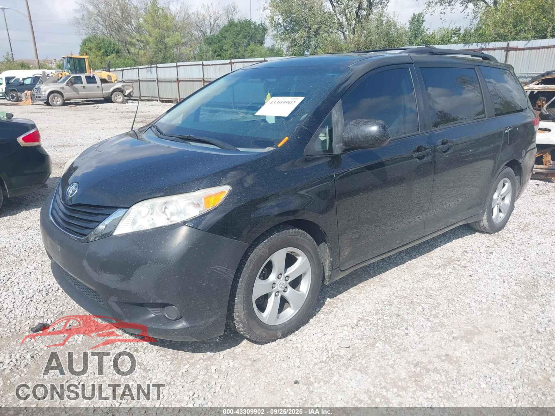 TOYOTA SIENNA 2011 - 5TDKK3DC2BS039875