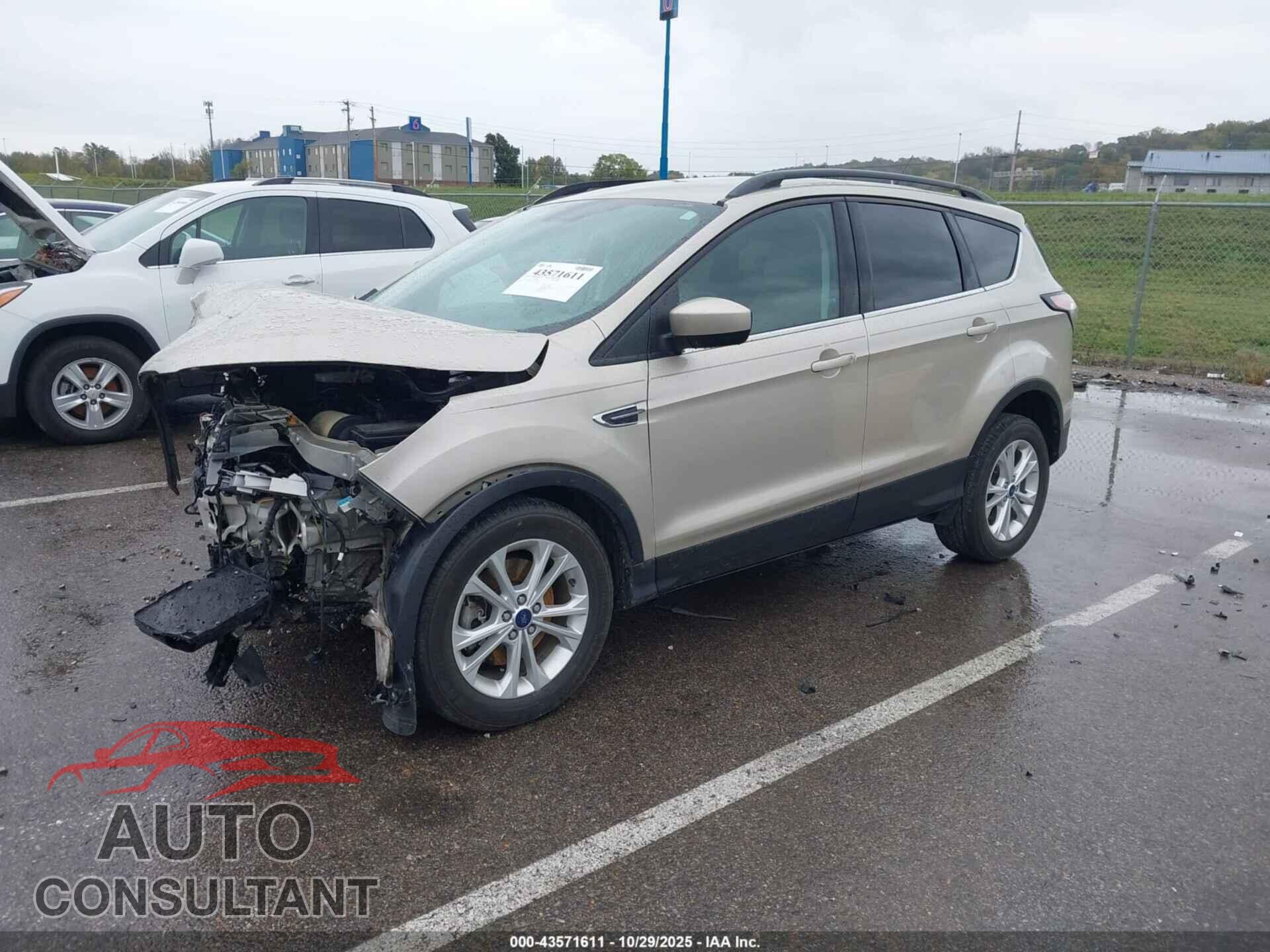 FORD ESCAPE 2017 - 1FMCU9GD2HUD28342
