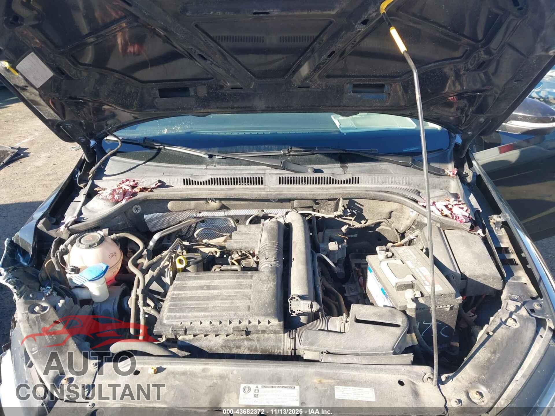 VOLKSWAGEN JETTA 2018 - 3VWDB7AJ7JM258331