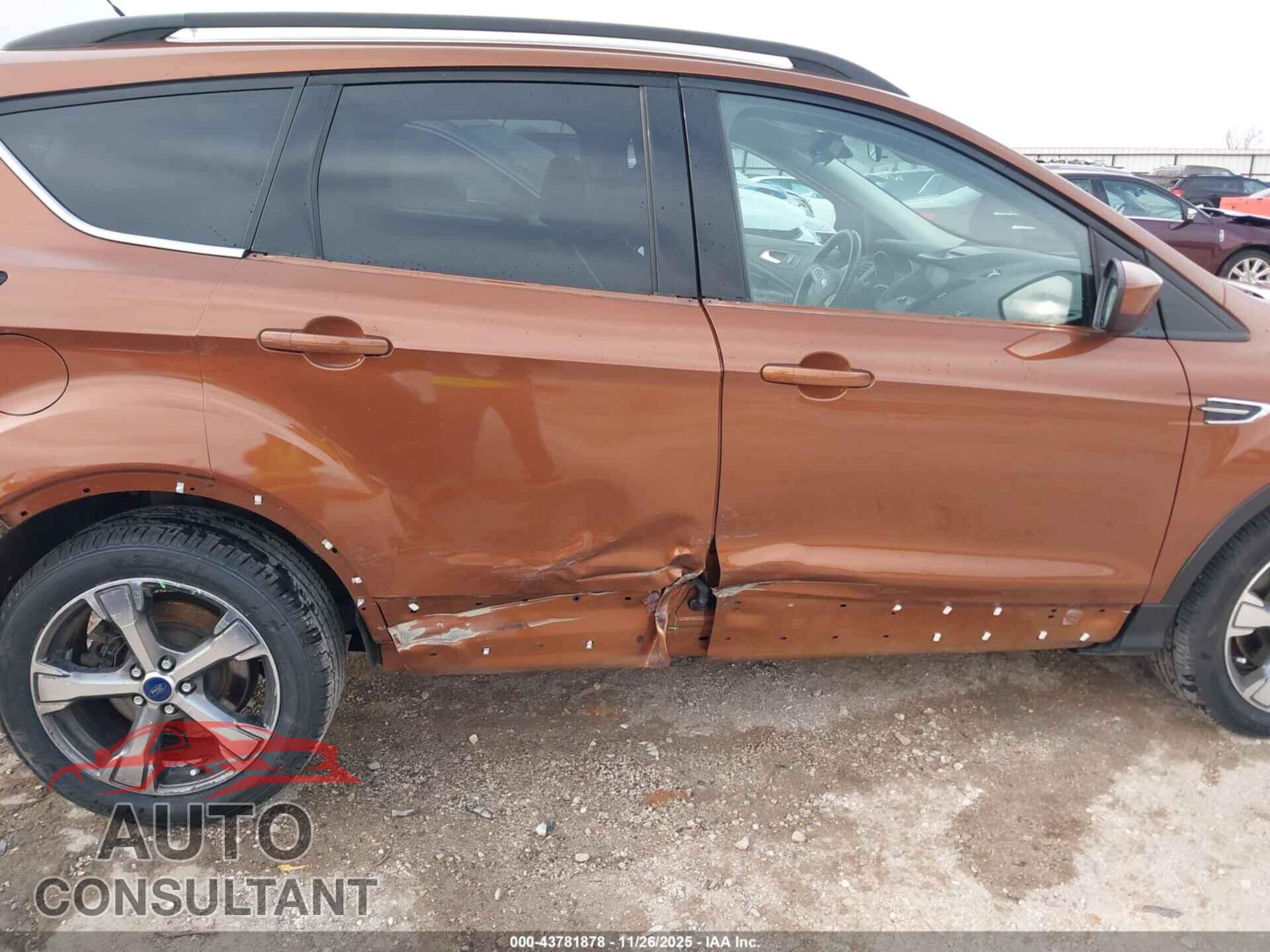 FORD ESCAPE 2017 - 1FMCU9GD9HUC87644